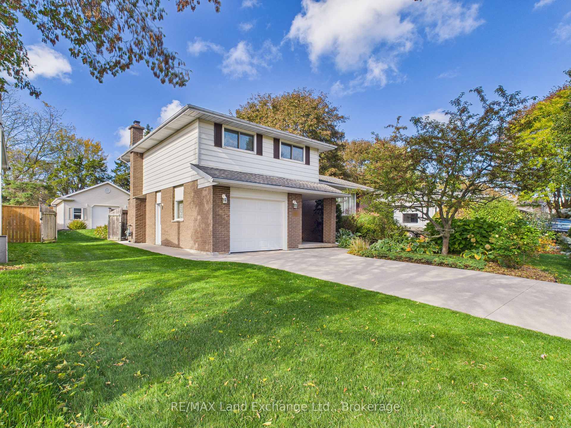Photo 2 of 228 Willow Road, Kincardine — HOMEH