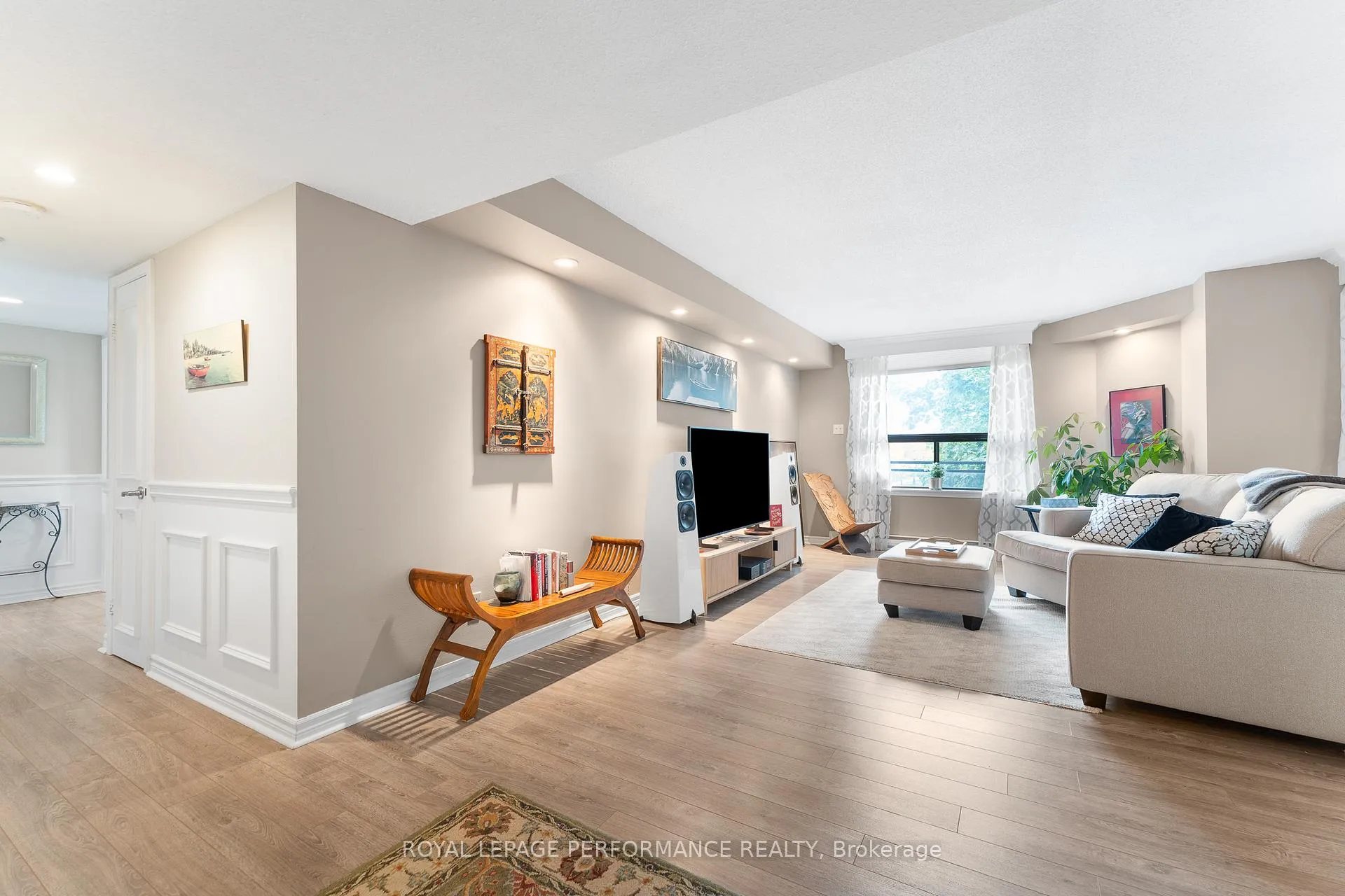 Photo 5 of Unit 304, 50 Emmerson Avenue, Ottawa, Mechanicsville — HOMEH