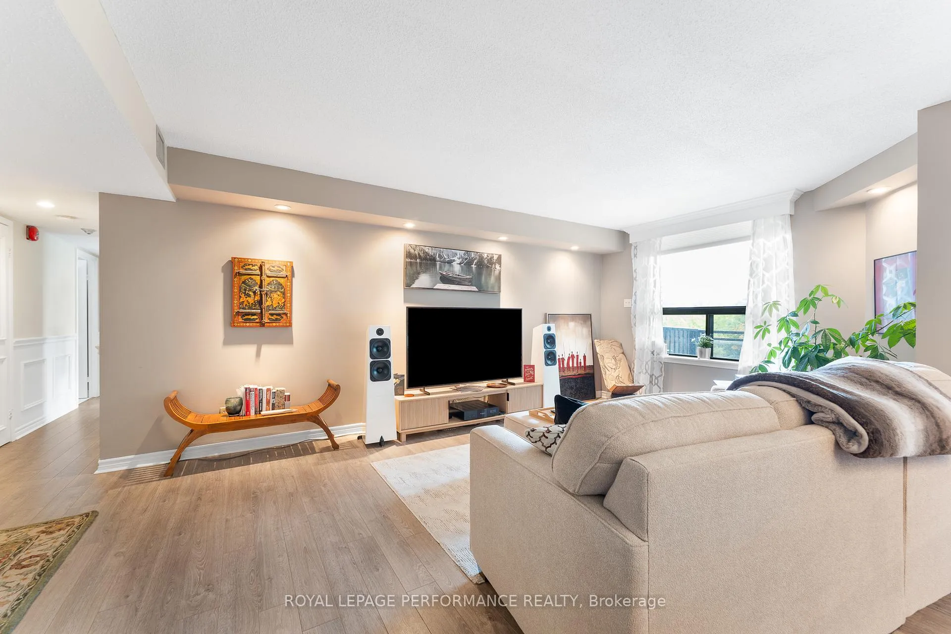Photo 6 of Unit 304, 50 Emmerson Avenue, Ottawa, Mechanicsville — HOMEH