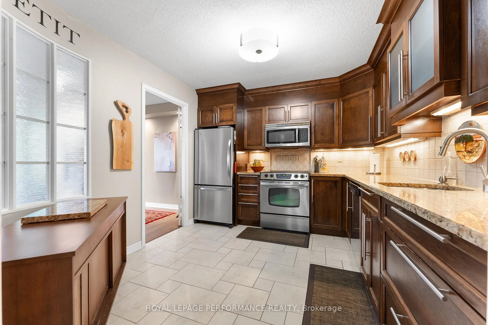 Photo 15 of Unit 304, 50 Emmerson Avenue, Ottawa, Mechanicsville — HOMEH