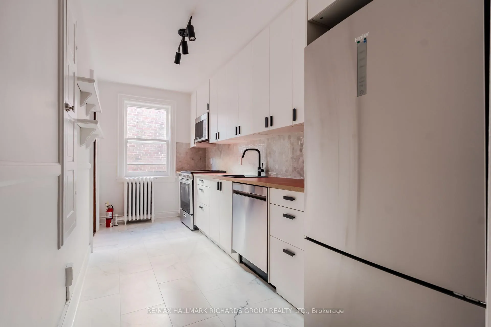 Photo 8 of Unit 2, 15 Courcelette Road, Scarborough, Birchcliffe-Cliffside — HOMEH