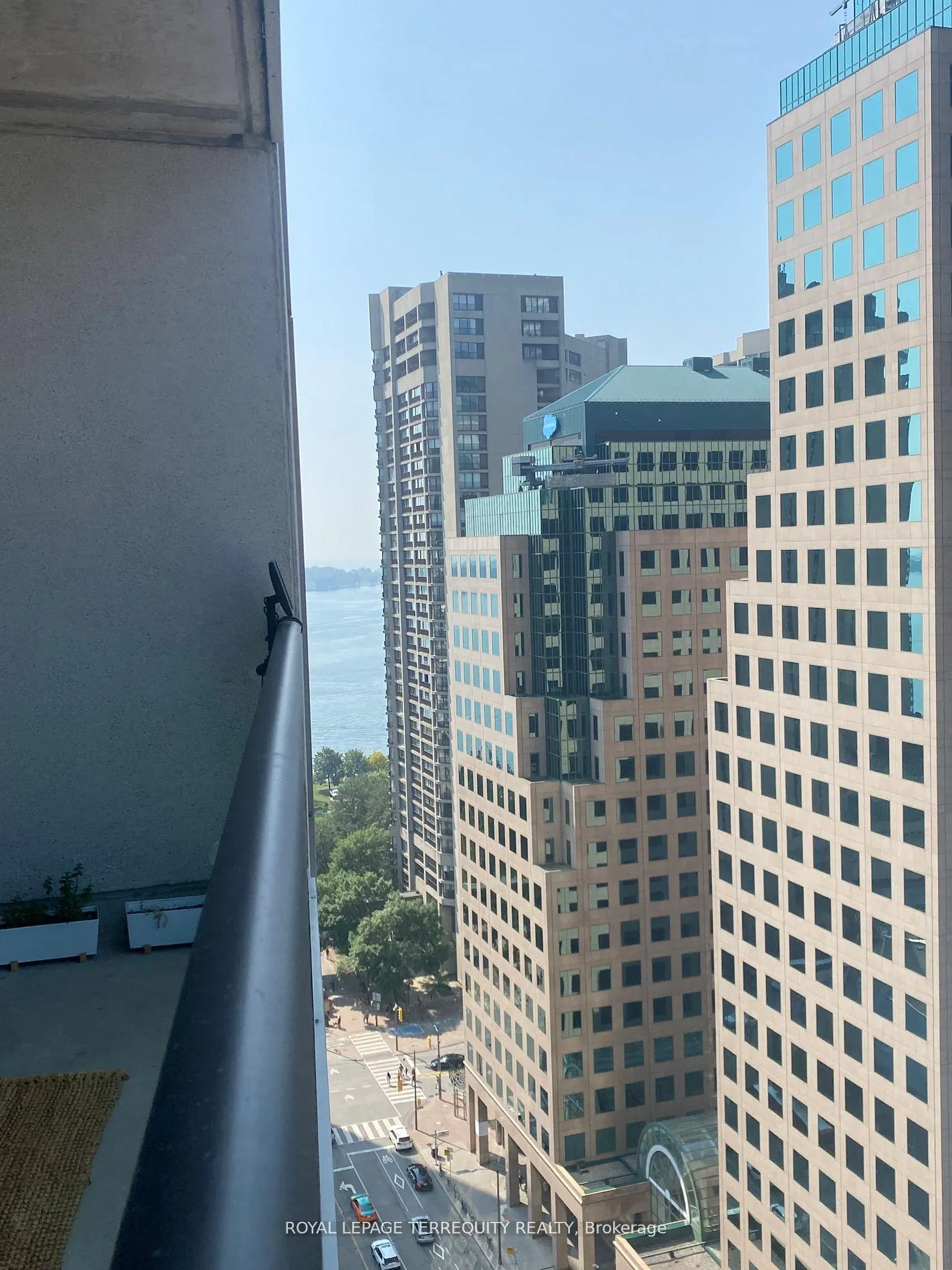 Photo 1 of Unit 2313, 33 Bay Street, Toronto, Waterfront Communities — HOMEH