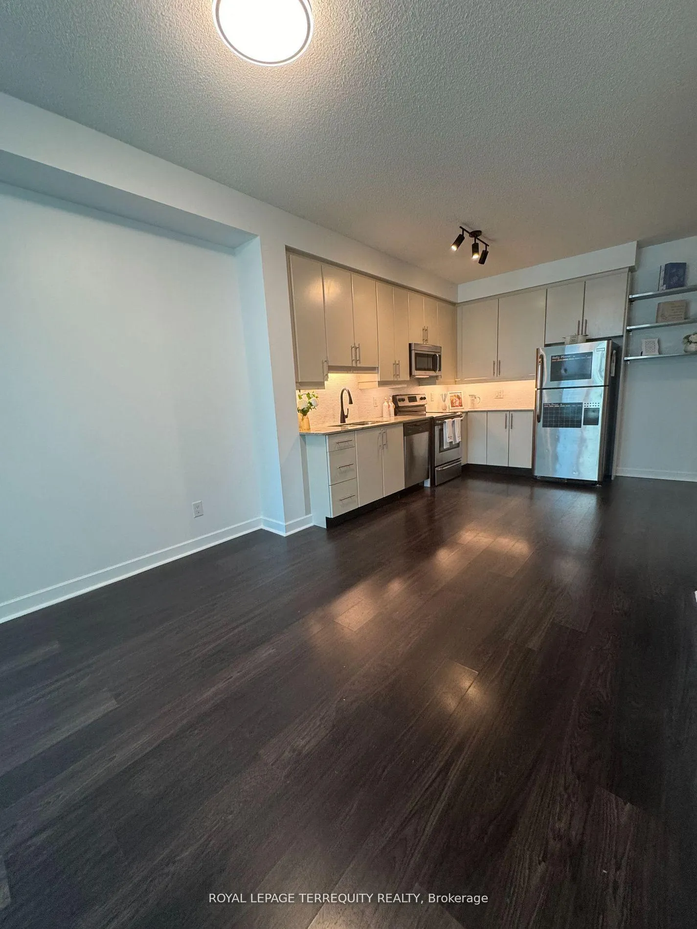 Photo 4 of Unit 2313, 33 Bay Street, Toronto, Waterfront Communities — HOMEH