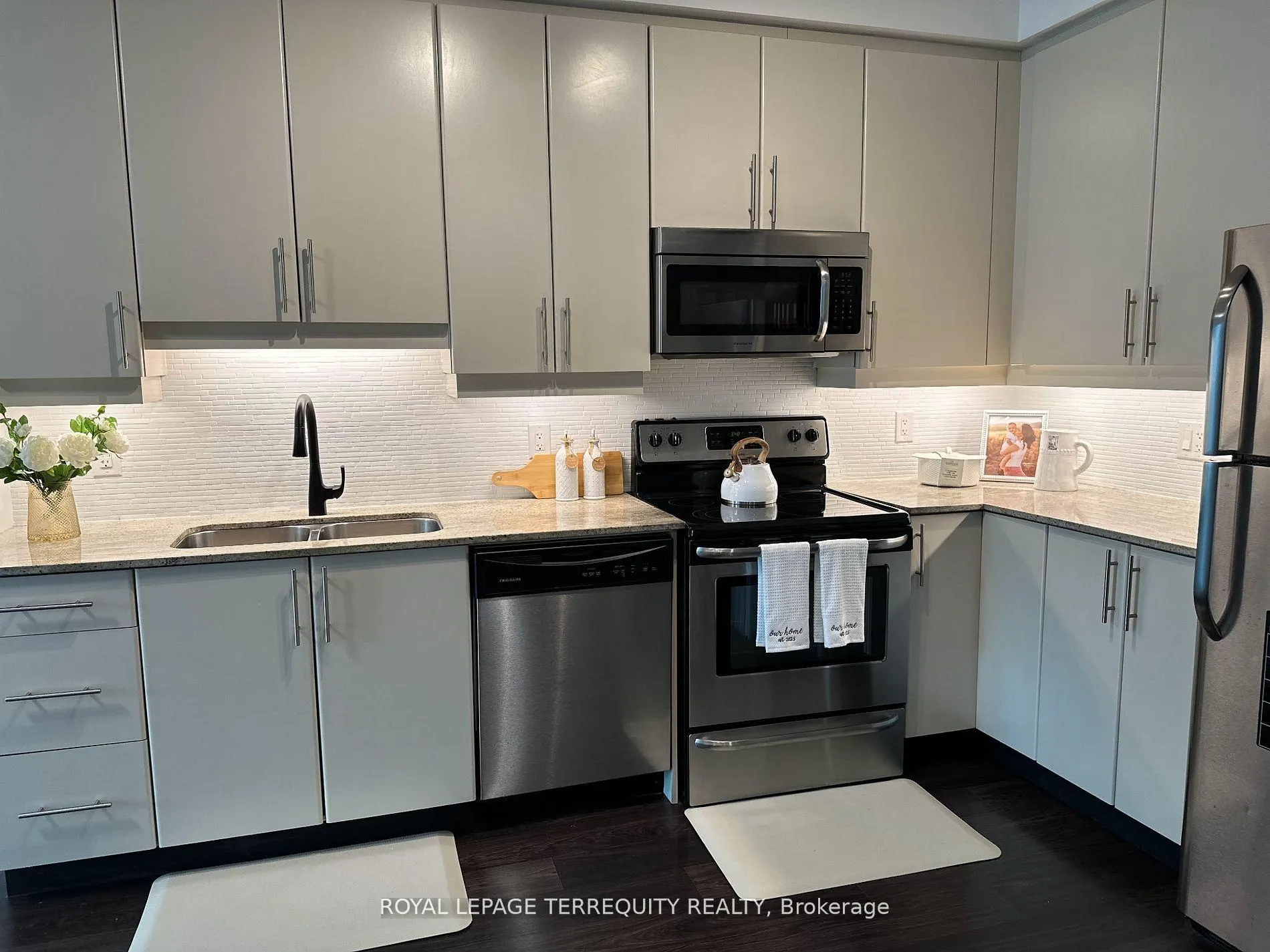Photo 5 of Unit 2313, 33 Bay Street, Toronto, Waterfront Communities — HOMEH