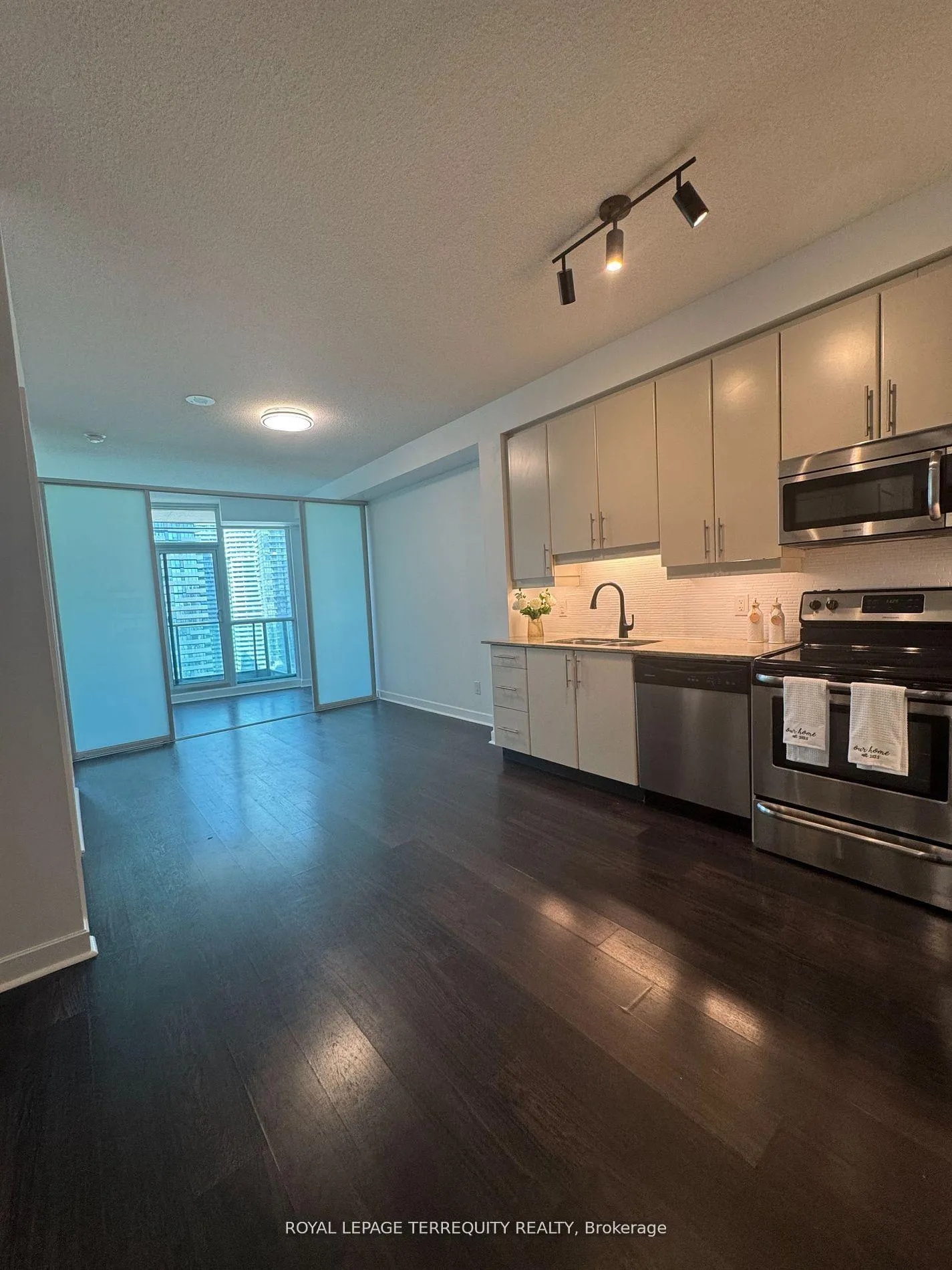 Photo 6 of Unit 2313, 33 Bay Street, Toronto, Waterfront Communities — HOMEH