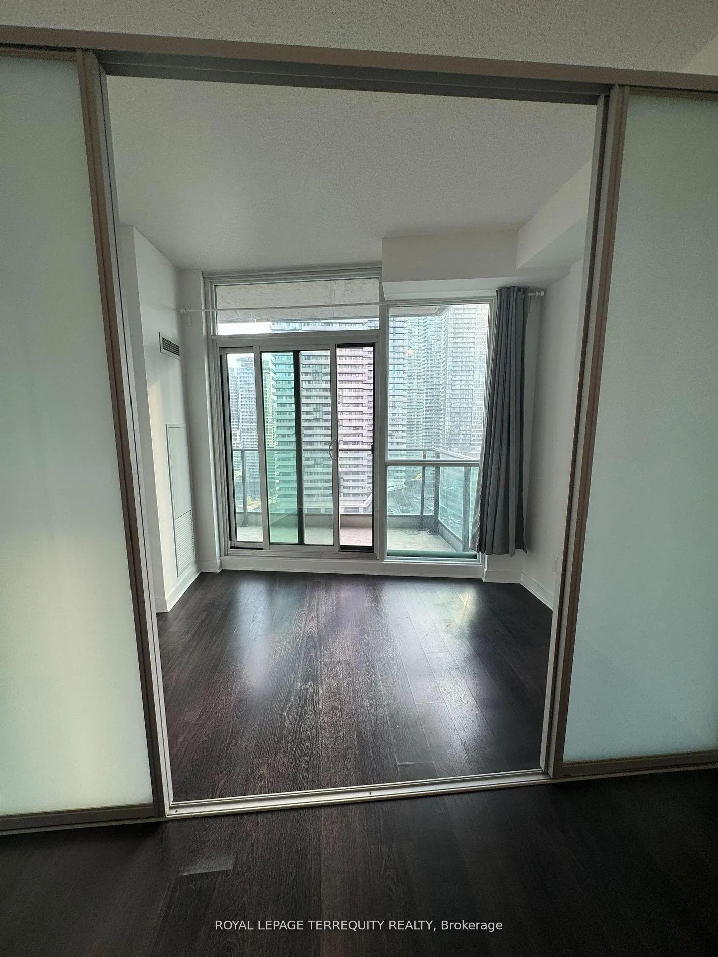 Photo 7 of Unit 2313, 33 Bay Street, Toronto, Waterfront Communities — HOMEH