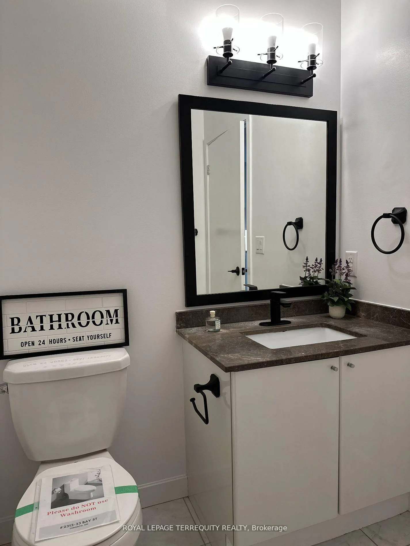 Photo 11 of Unit 2313, 33 Bay Street, Toronto, Waterfront Communities — HOMEH