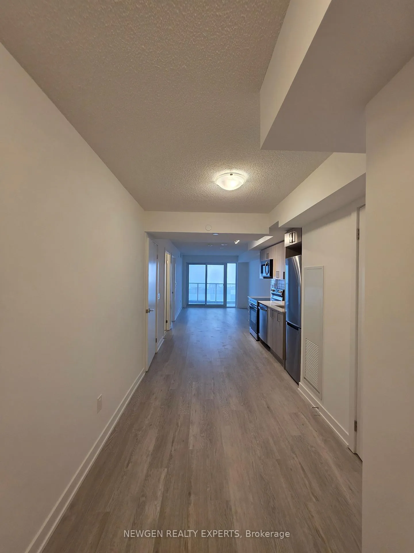 Photo 2 of Unit 2009, 1010 Sandy Beach Road, Pickering, Bay Ridges — HOMEH