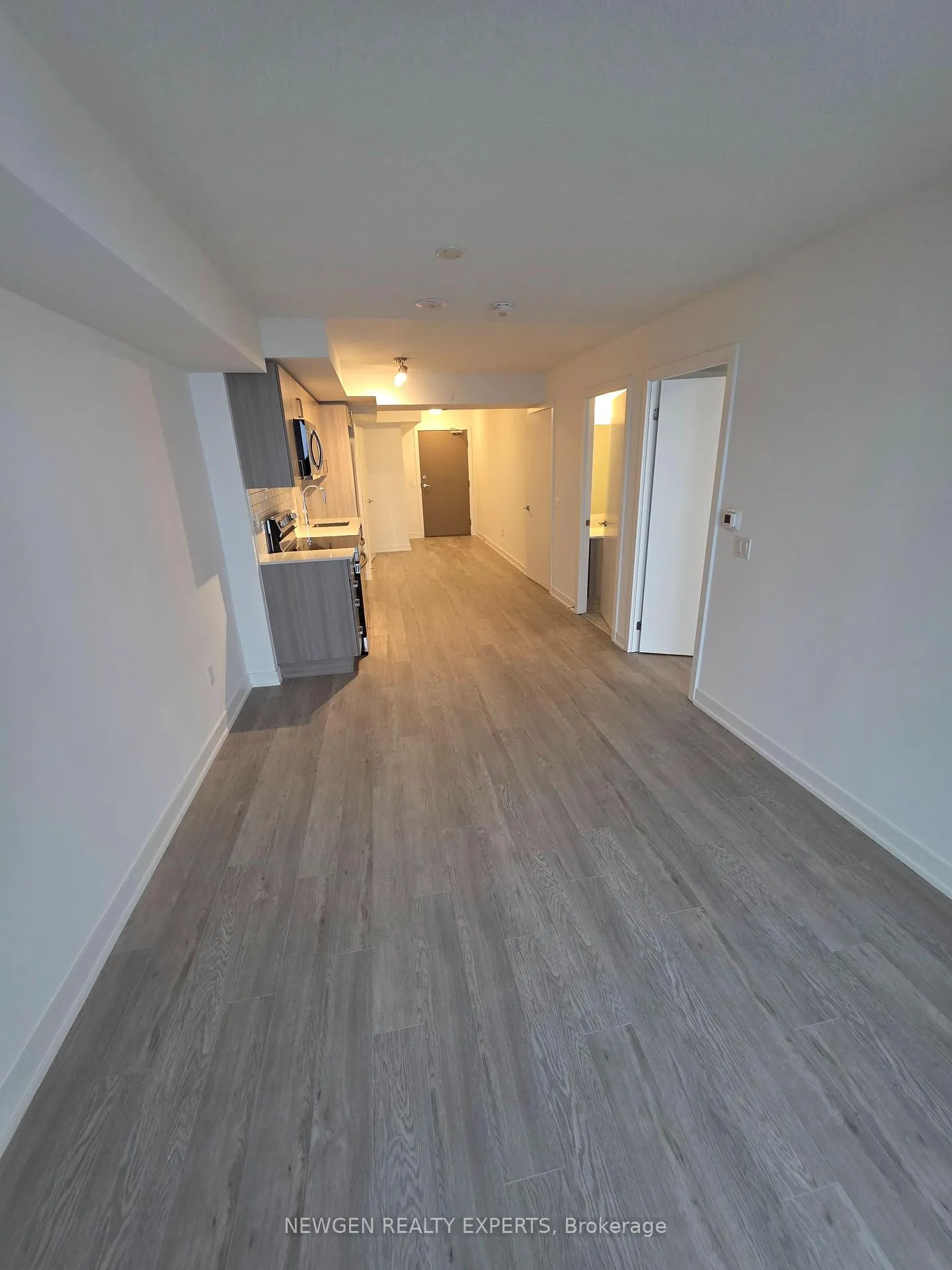 Photo 3 of Unit 2009, 1010 Sandy Beach Road, Pickering, Bay Ridges — HOMEH
