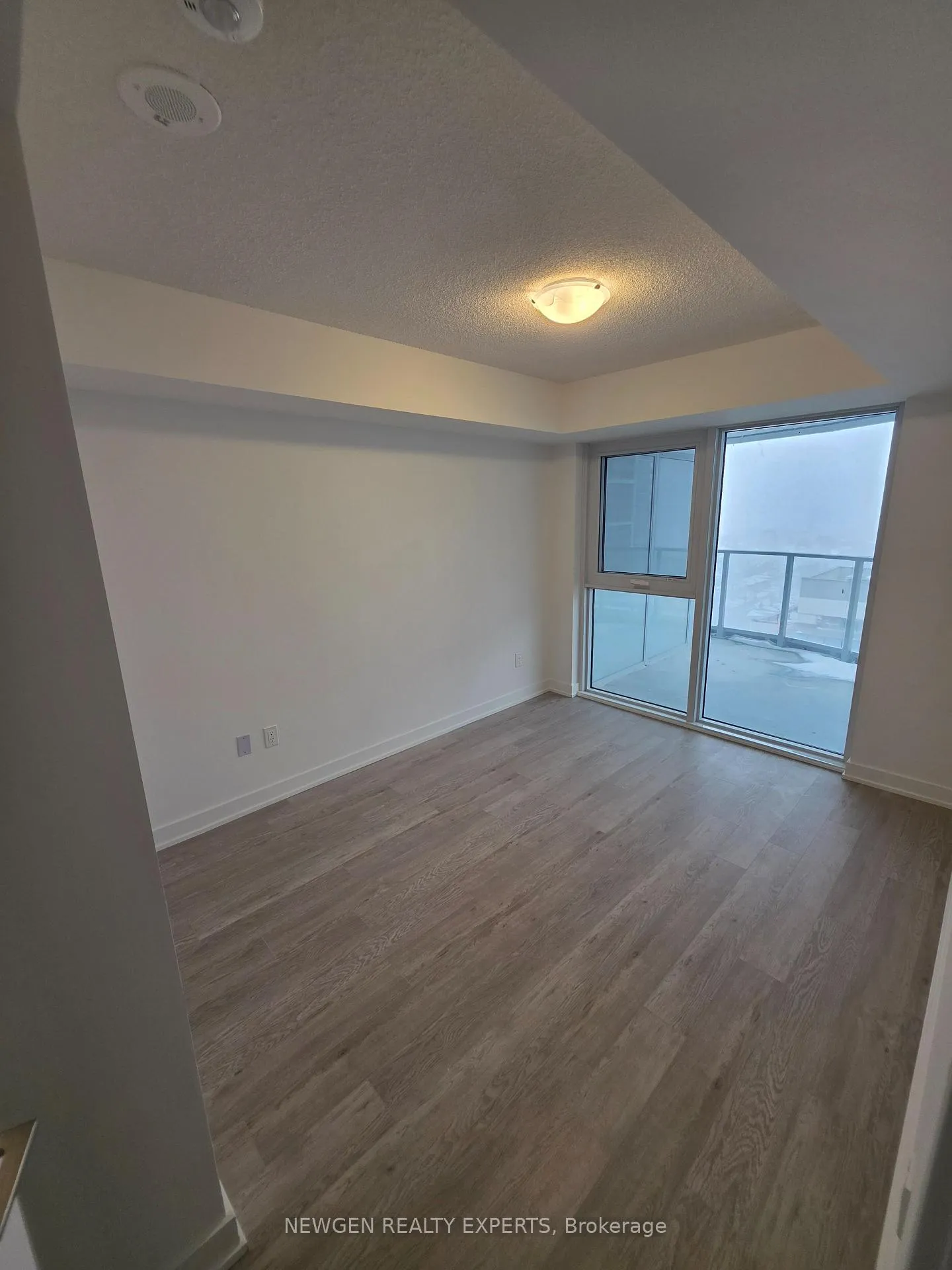Photo 6 of Unit 2009, 1010 Sandy Beach Road, Pickering, Bay Ridges — HOMEH