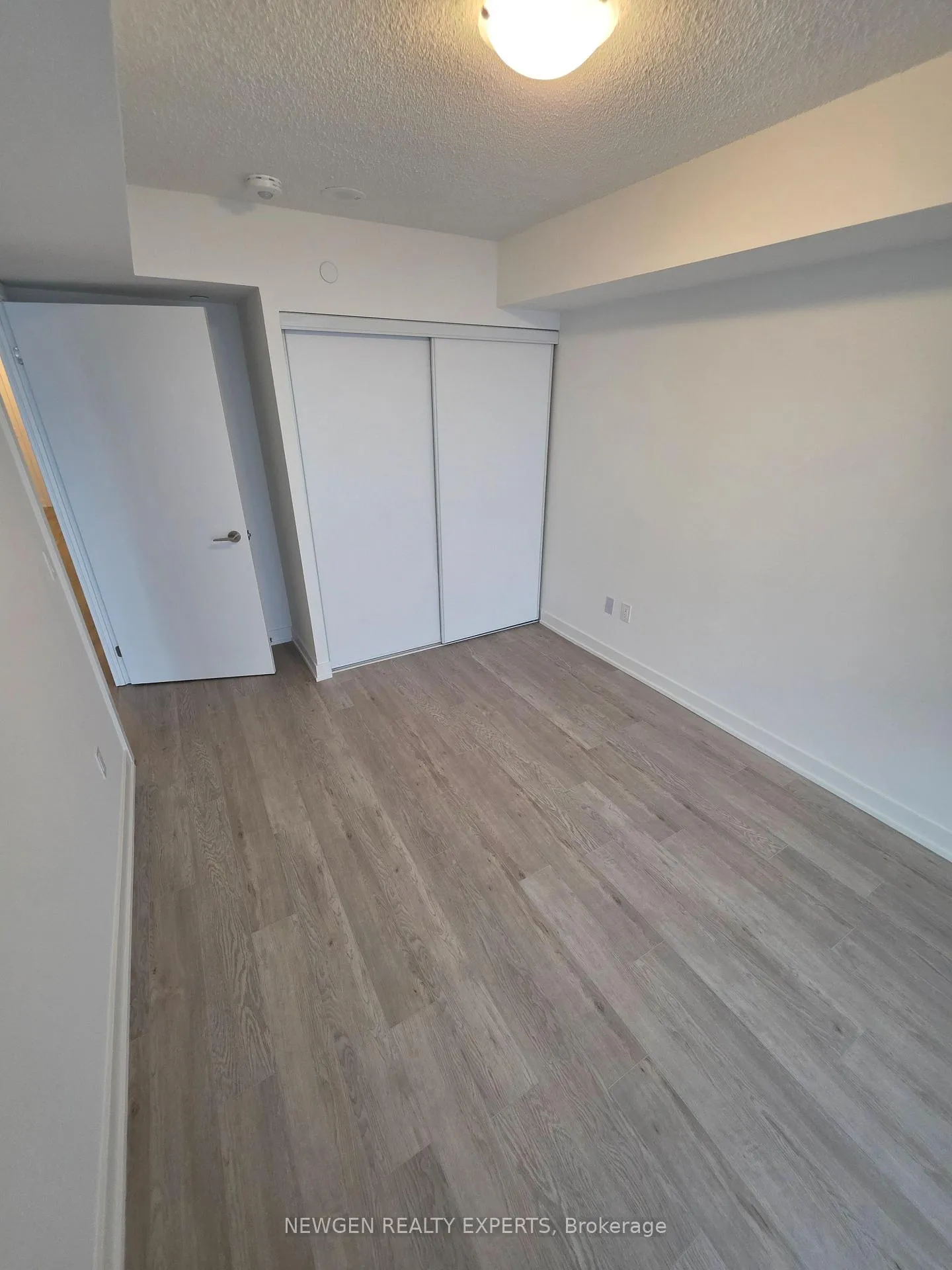 Photo 7 of Unit 2009, 1010 Sandy Beach Road, Pickering, Bay Ridges — HOMEH