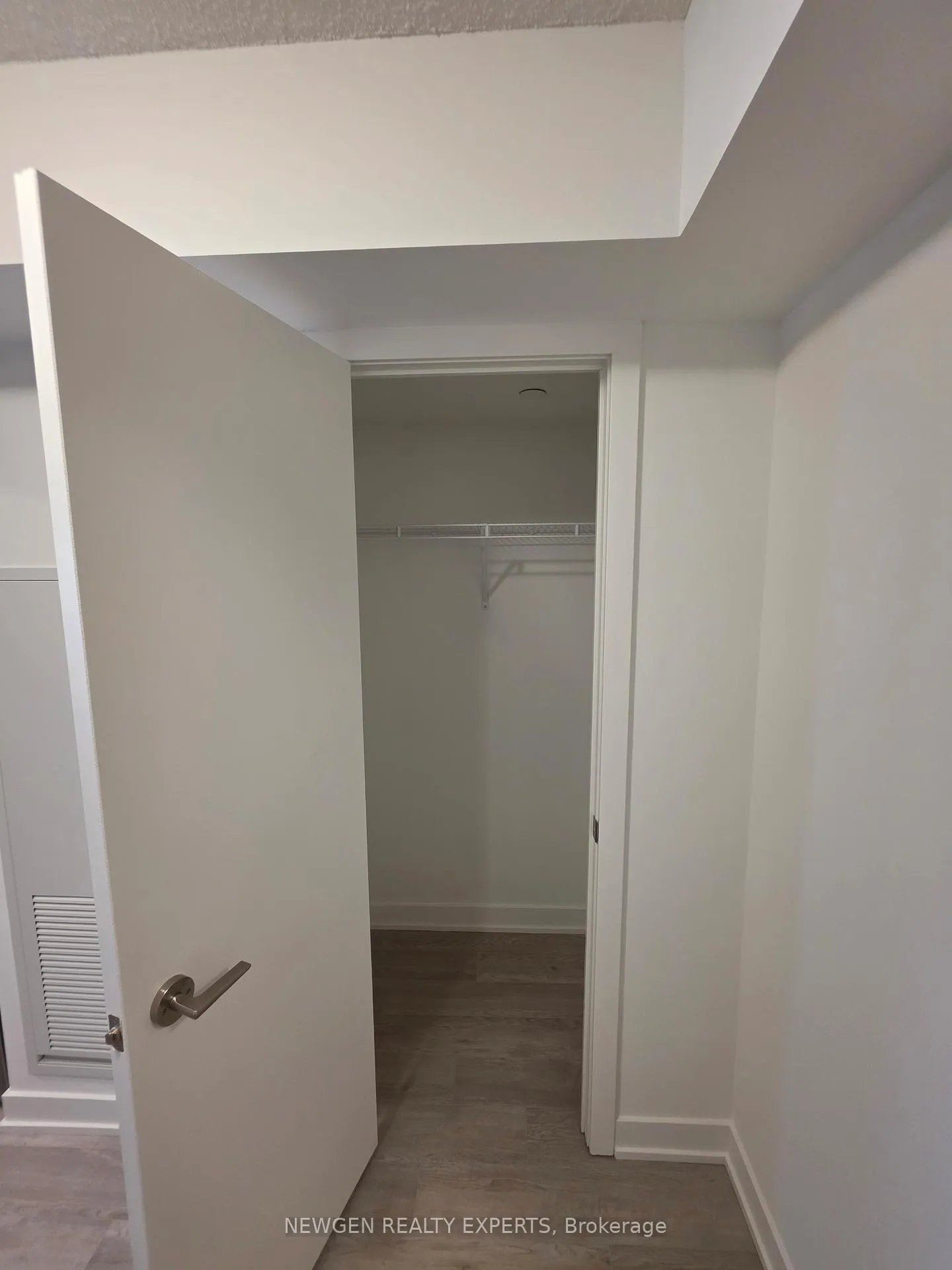 Photo 10 of Unit 2009, 1010 Sandy Beach Road, Pickering, Bay Ridges — HOMEH