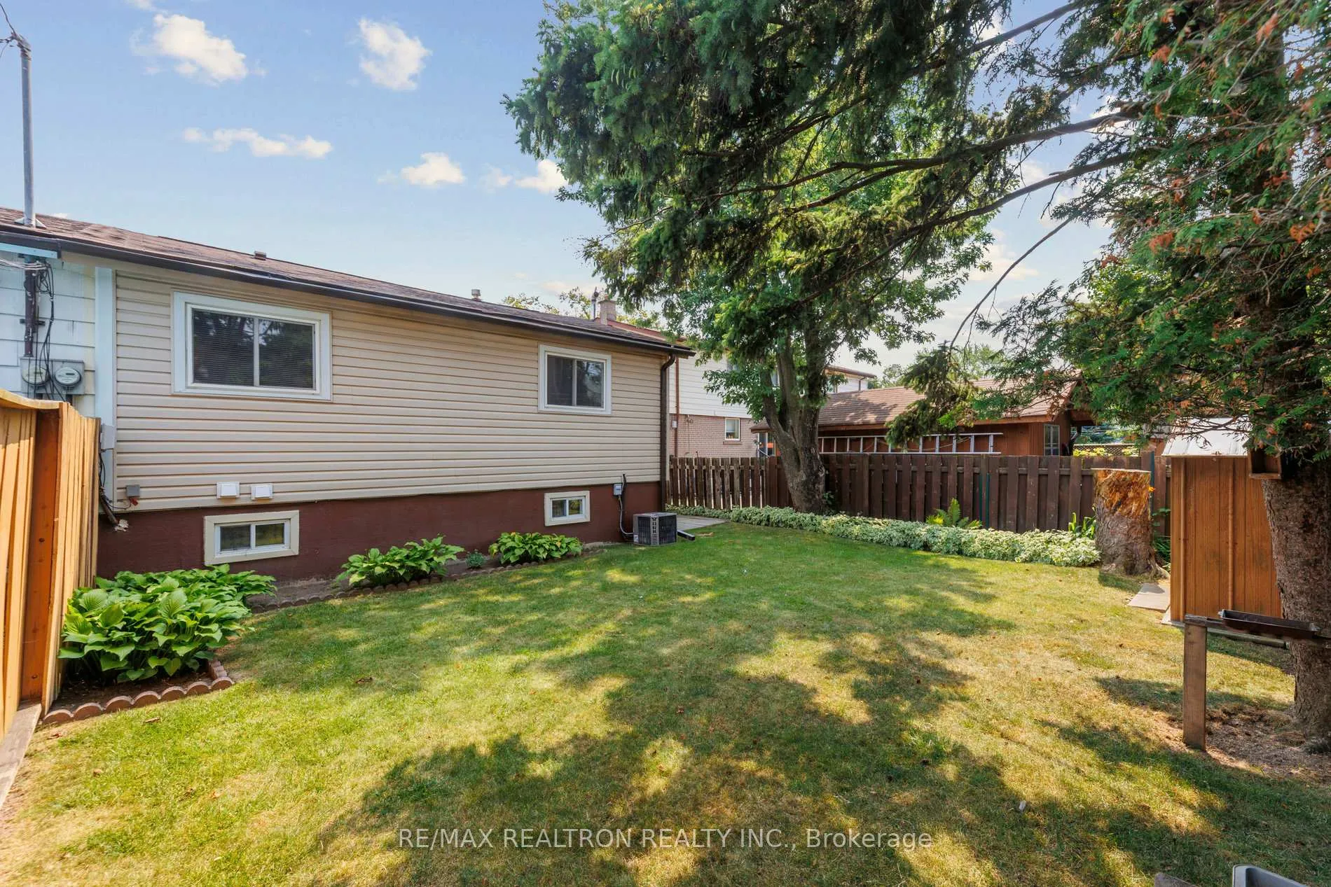 Photo 7 of 726 Lublin Avenue, Pickering, Bay Ridges — HOMEH