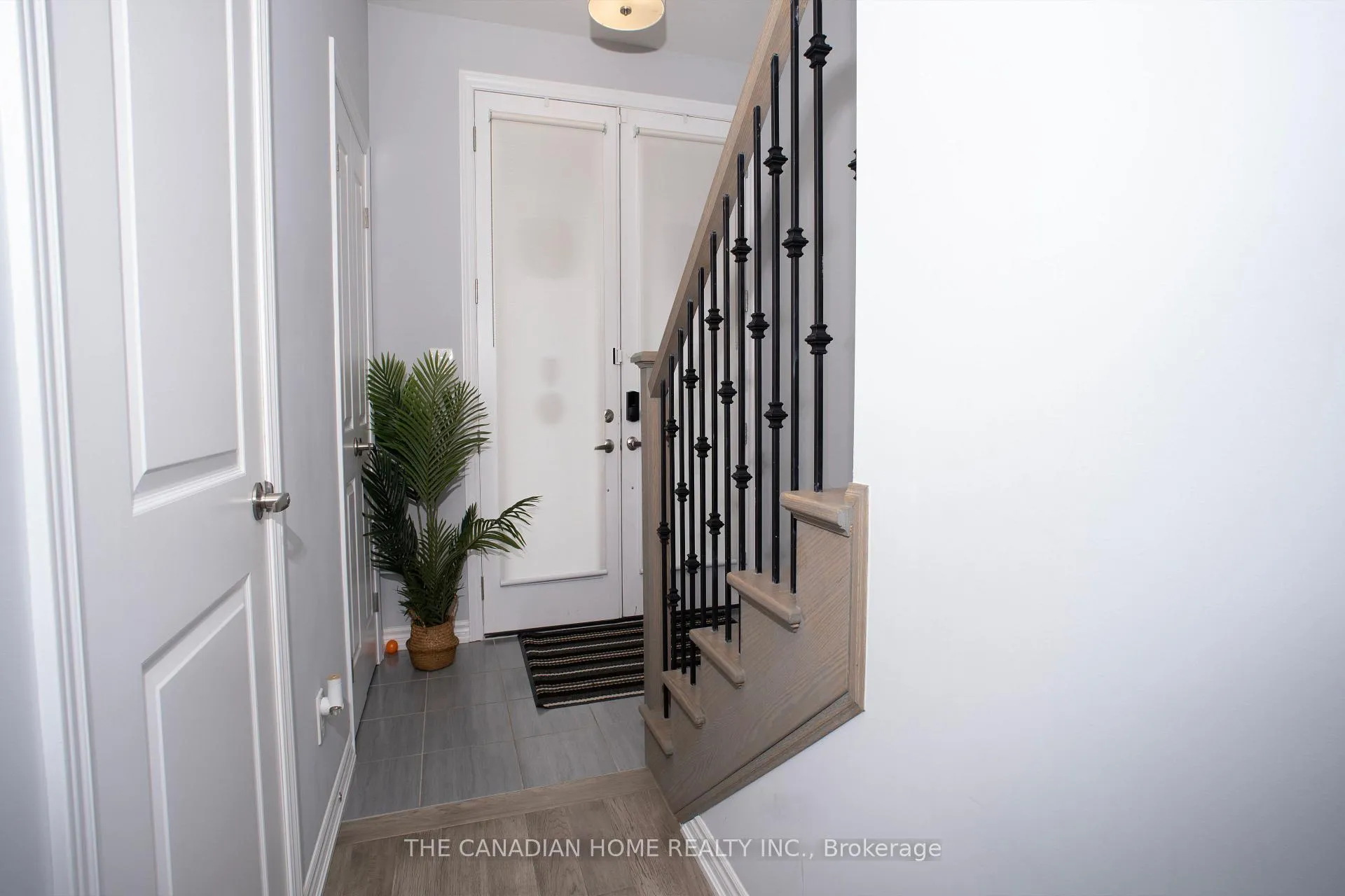 Photo 4 of Unit 2, 9 Renfrew Trail, Welland, Hwy 406/Welland — HOMEH