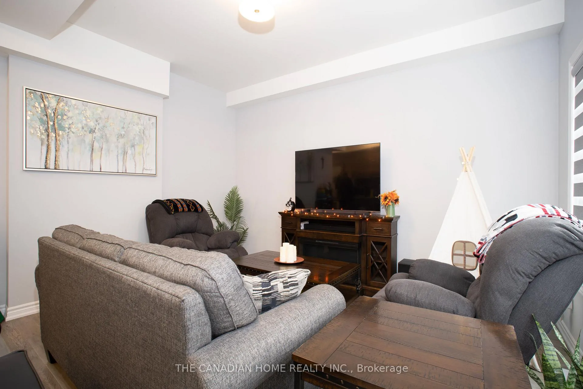 Photo 11 of Unit 2, 9 Renfrew Trail, Welland, Hwy 406/Welland — HOMEH