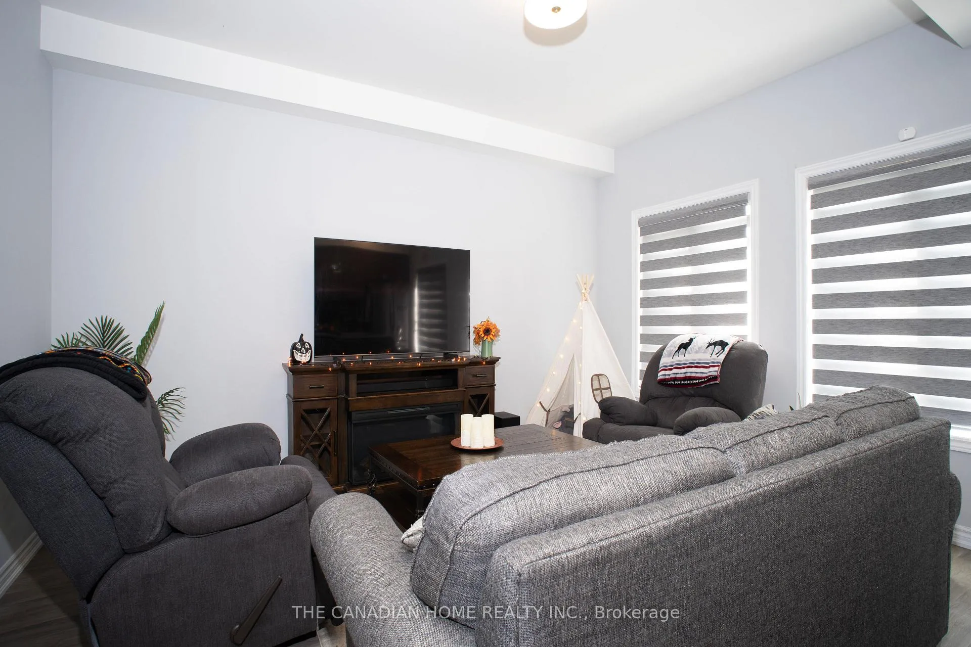 Photo 12 of Unit 2, 9 Renfrew Trail, Welland, Hwy 406/Welland — HOMEH