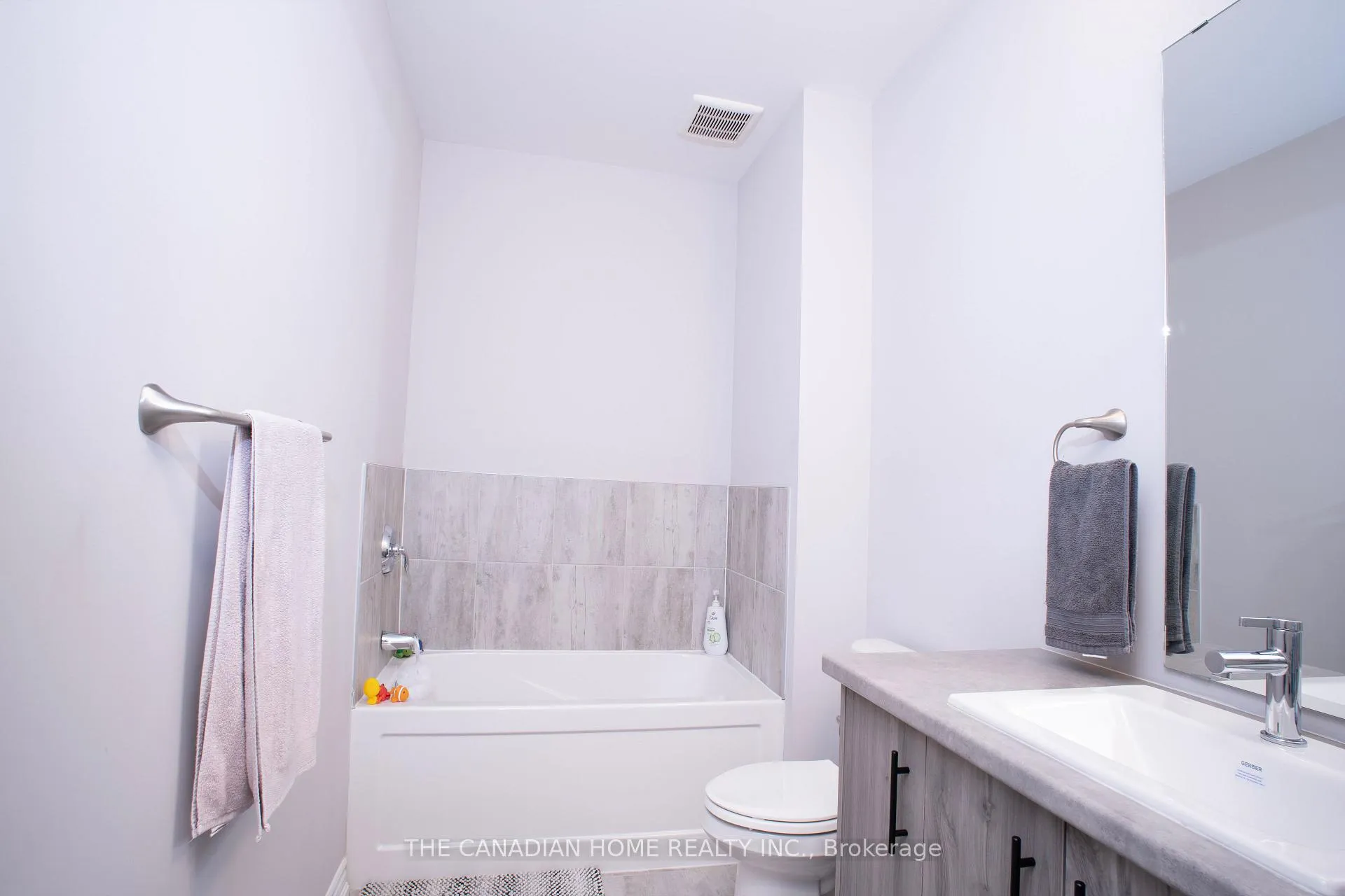 Photo 16 of Unit 2, 9 Renfrew Trail, Welland, Hwy 406/Welland — HOMEH