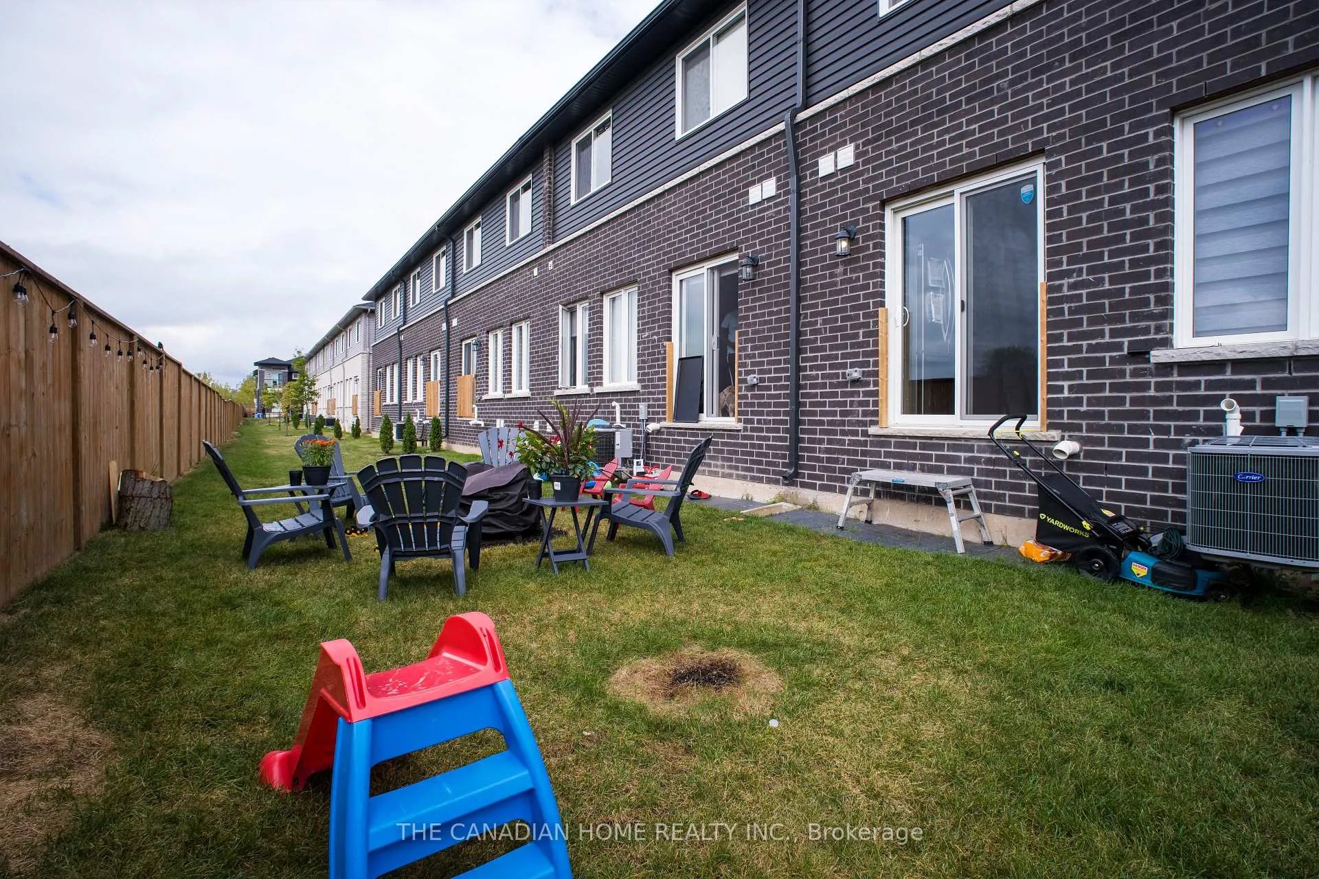 Photo 23 of Unit 2, 9 Renfrew Trail, Welland, Hwy 406/Welland — HOMEH