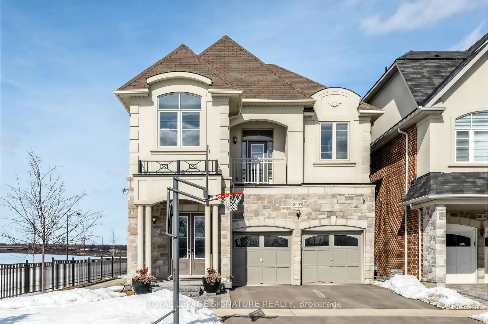 Photo 1 of 3907 Thomas Alton Boulevard, Burlington, Alton — HOMEH