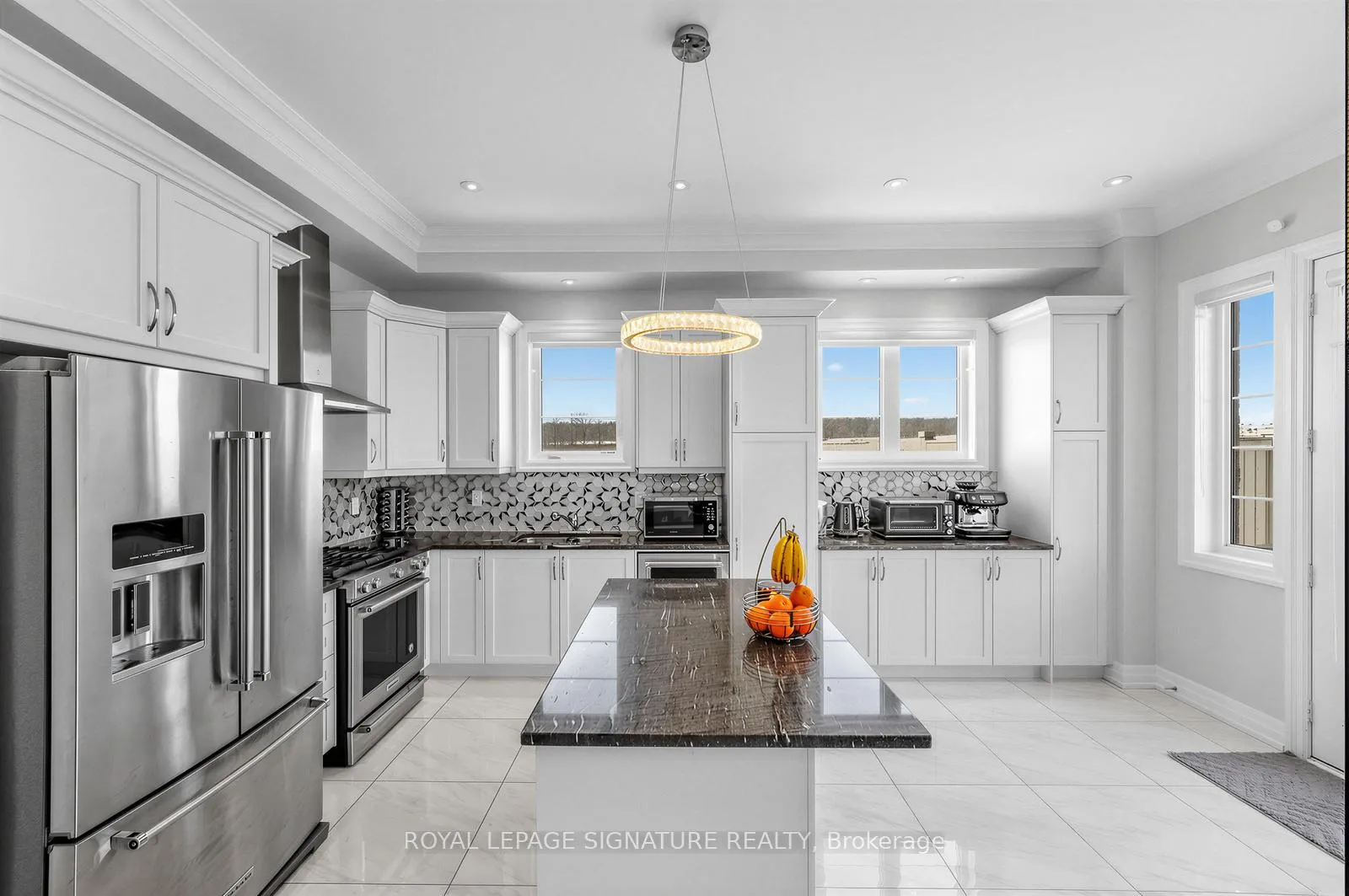 Photo 10 of 3907 Thomas Alton Boulevard, Burlington, Alton — HOMEH