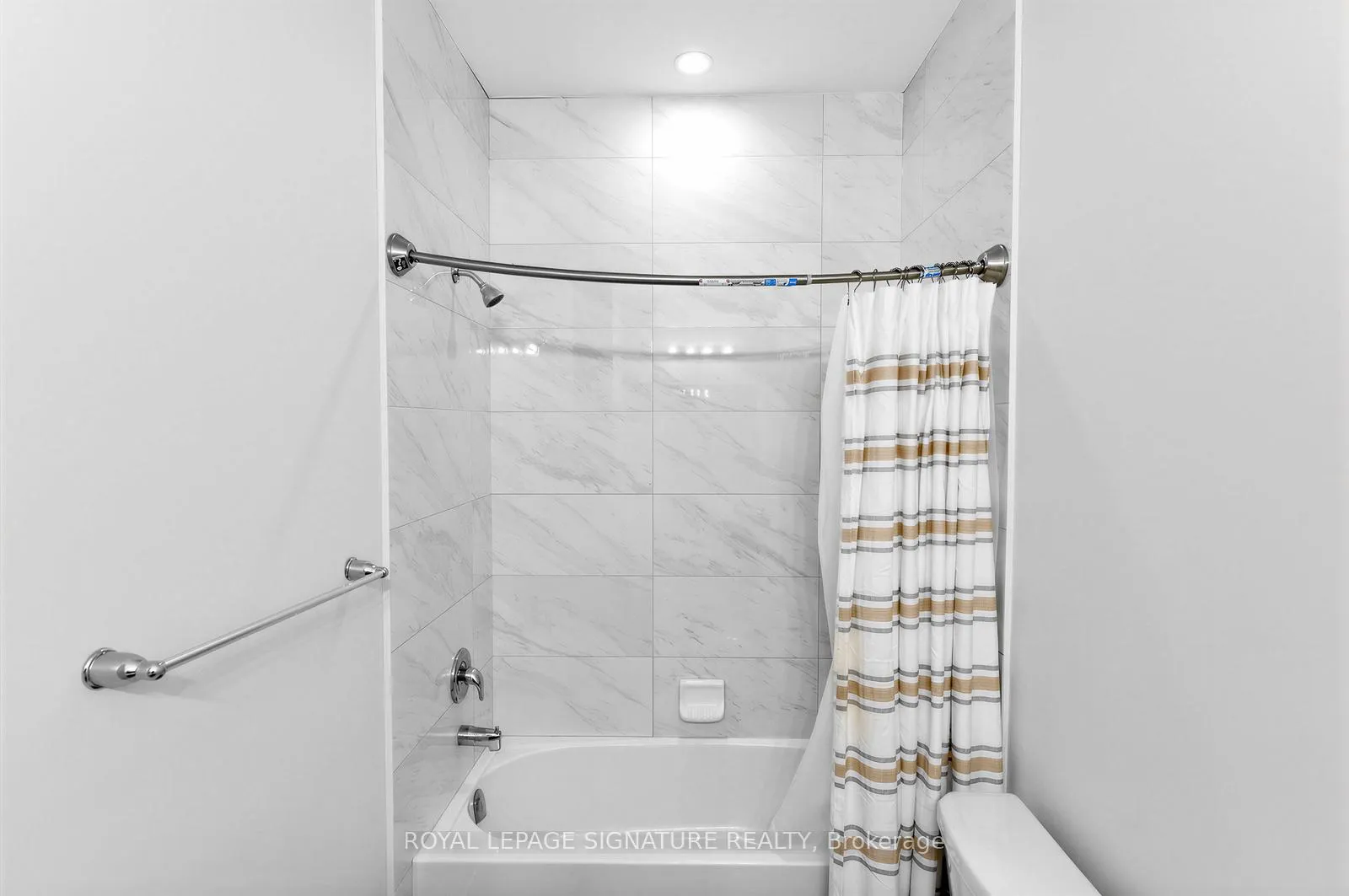 Photo 34 of 3907 Thomas Alton Boulevard, Burlington, Alton — HOMEH