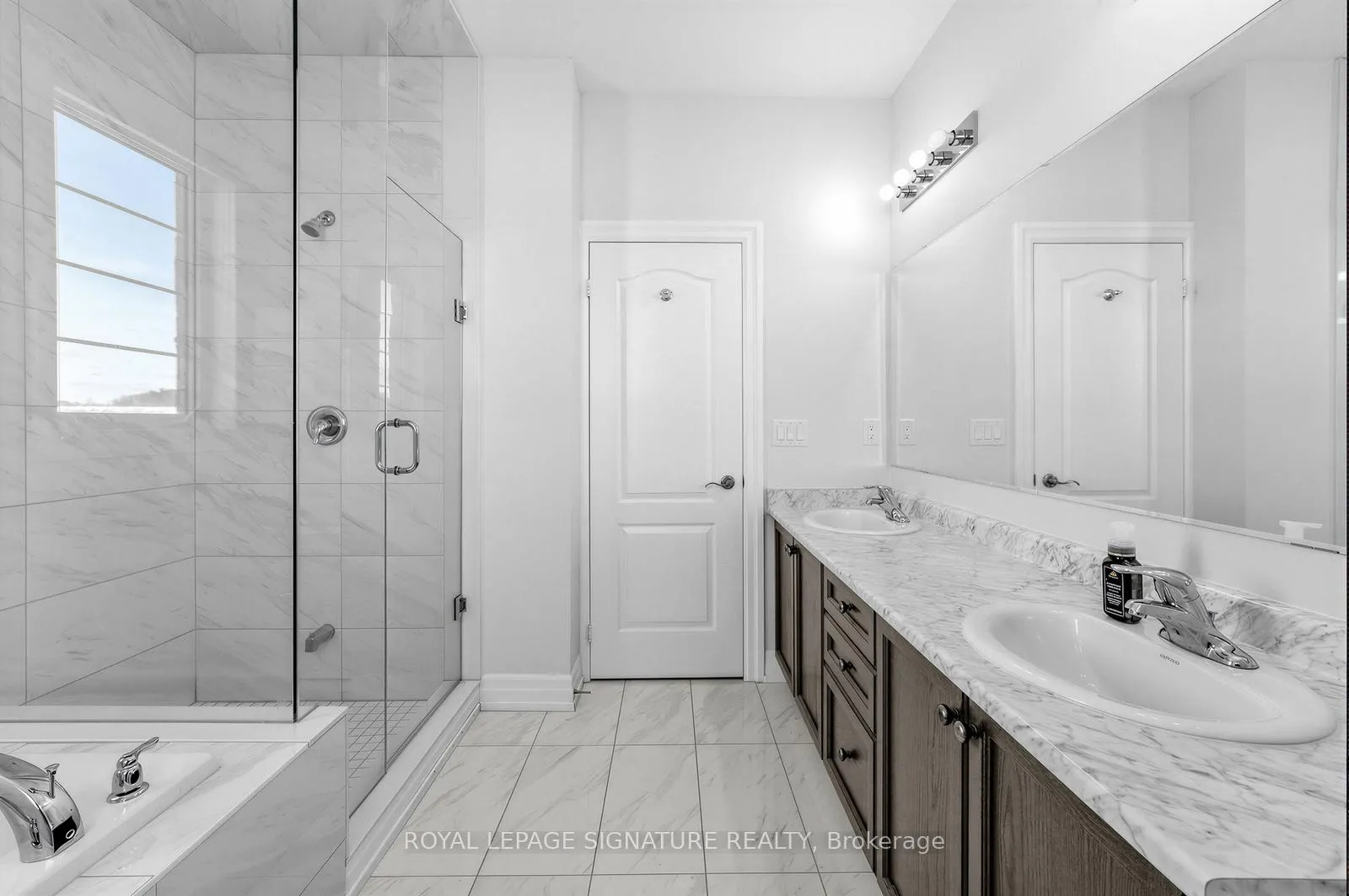 Photo 35 of 3907 Thomas Alton Boulevard, Burlington, Alton — HOMEH