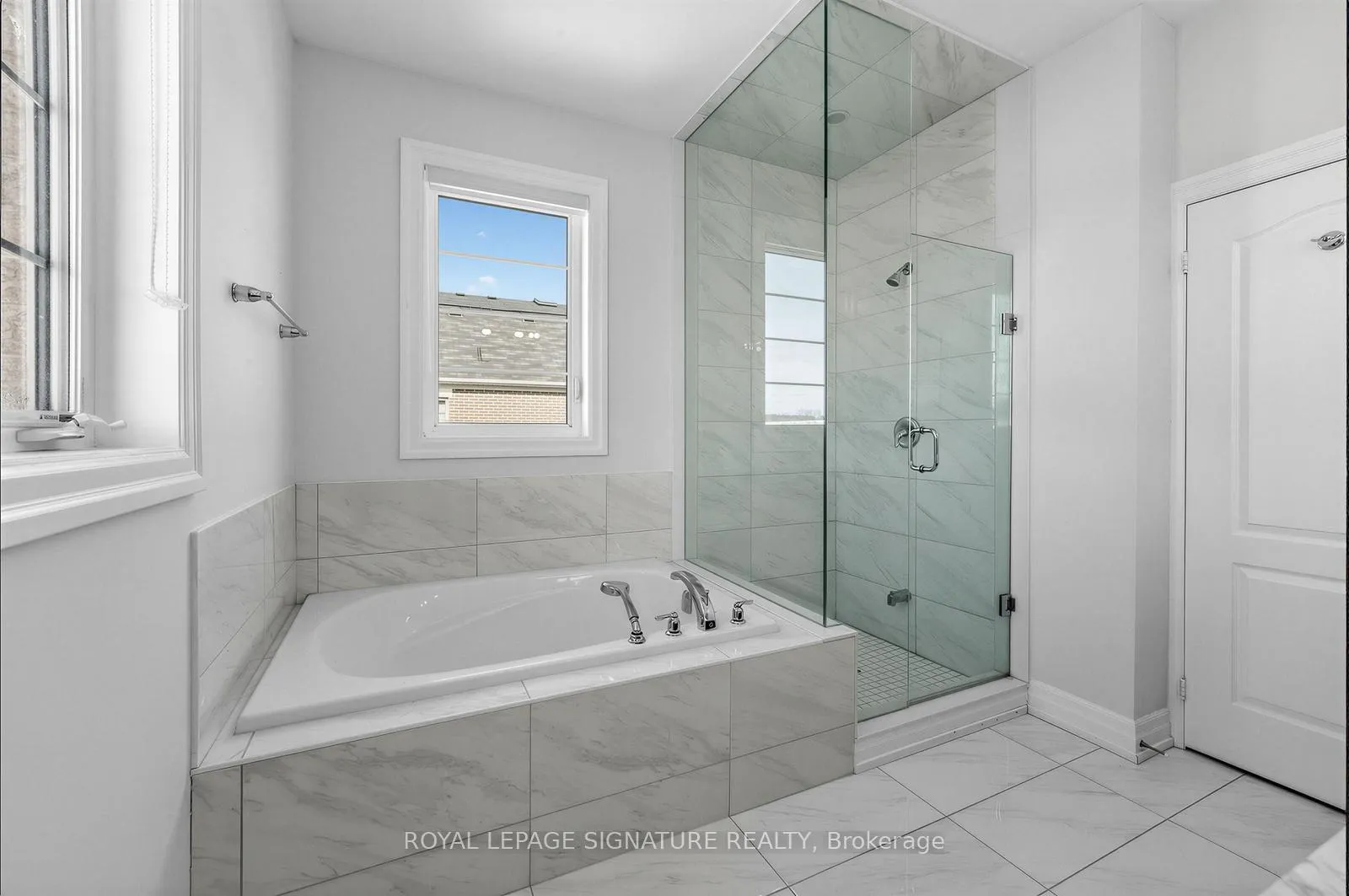 Photo 37 of 3907 Thomas Alton Boulevard, Burlington, Alton — HOMEH