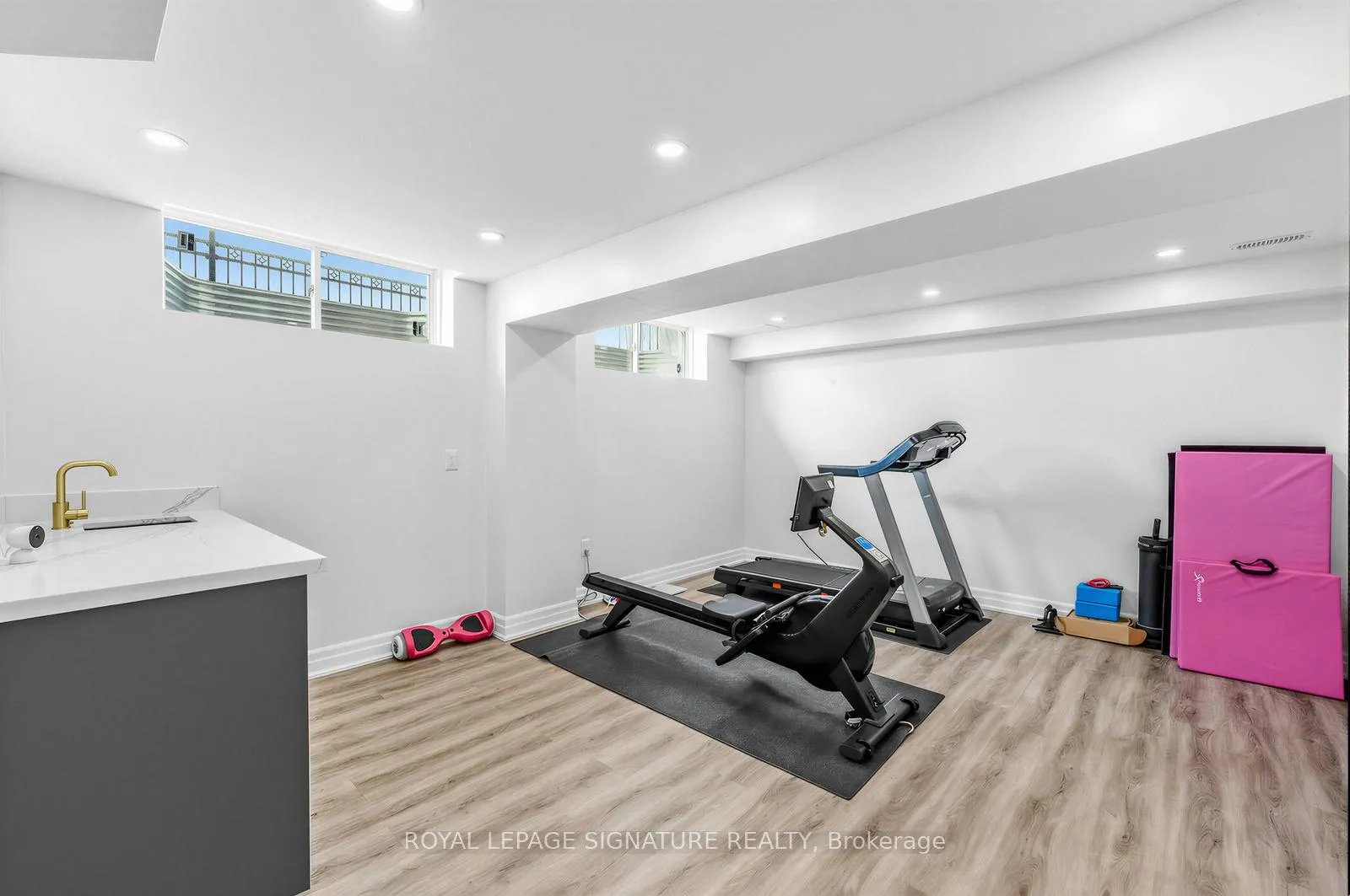 Photo 43 of 3907 Thomas Alton Boulevard, Burlington, Alton — HOMEH