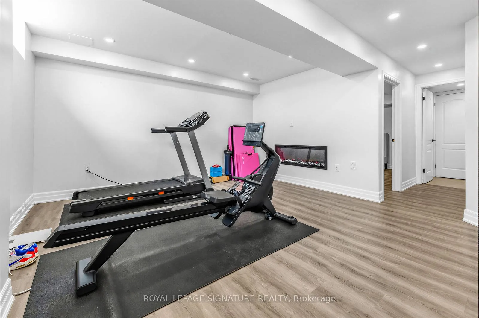Photo 44 of 3907 Thomas Alton Boulevard, Burlington, Alton — HOMEH