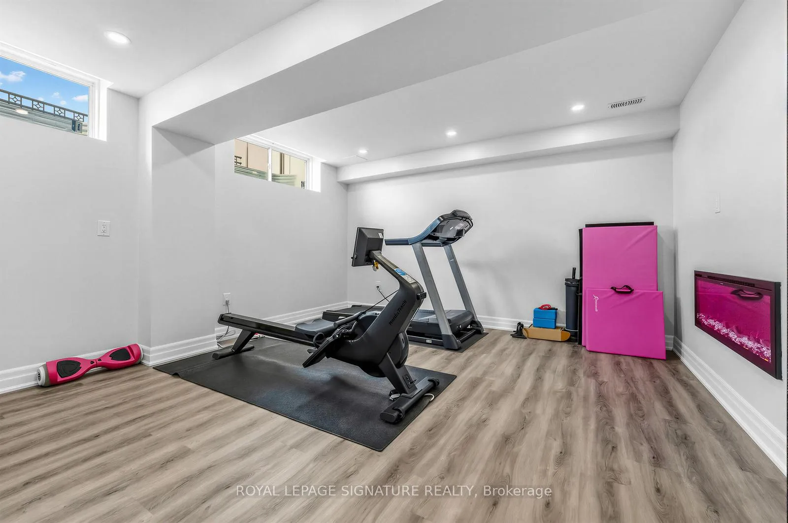 Photo 45 of 3907 Thomas Alton Boulevard, Burlington, Alton — HOMEH