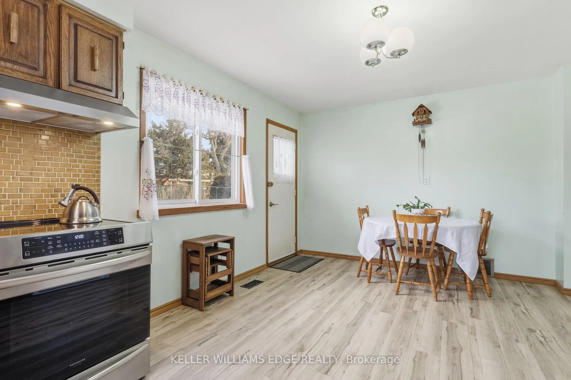 Photo 17 of 64 Neil Avenue, Hamilton, Stoney Creek — HOMEH