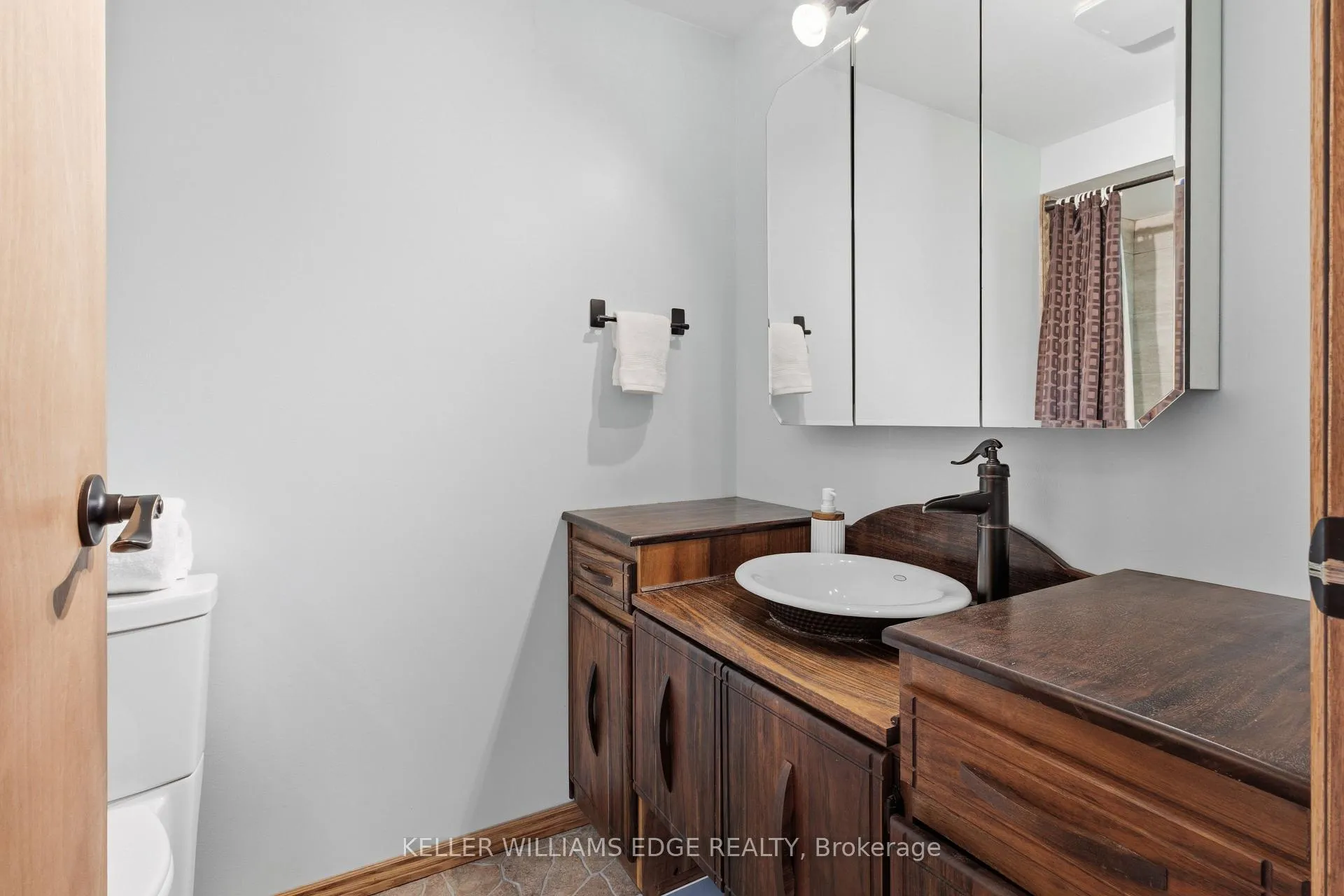 Photo 22 of 64 Neil Avenue, Hamilton, Stoney Creek — HOMEH