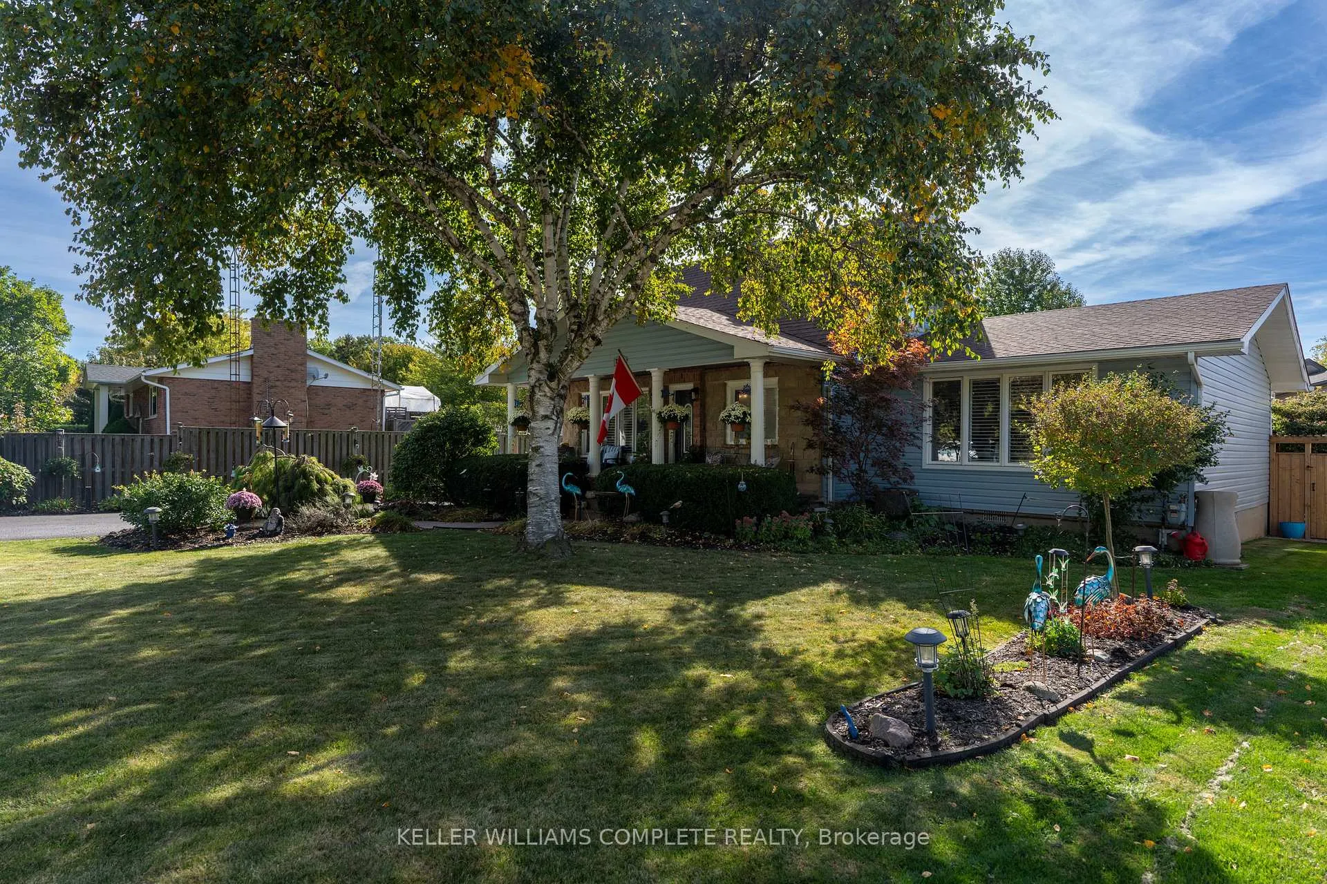 Photo 2 of 7200 Mountain Road, Niagara Falls, Casey — HOMEH