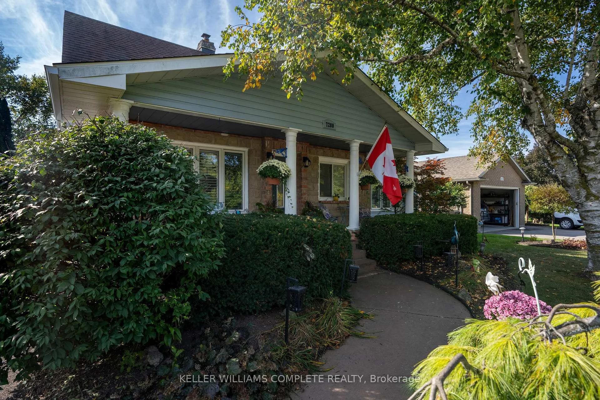 Photo 3 of 7200 Mountain Road, Niagara Falls, Casey — HOMEH