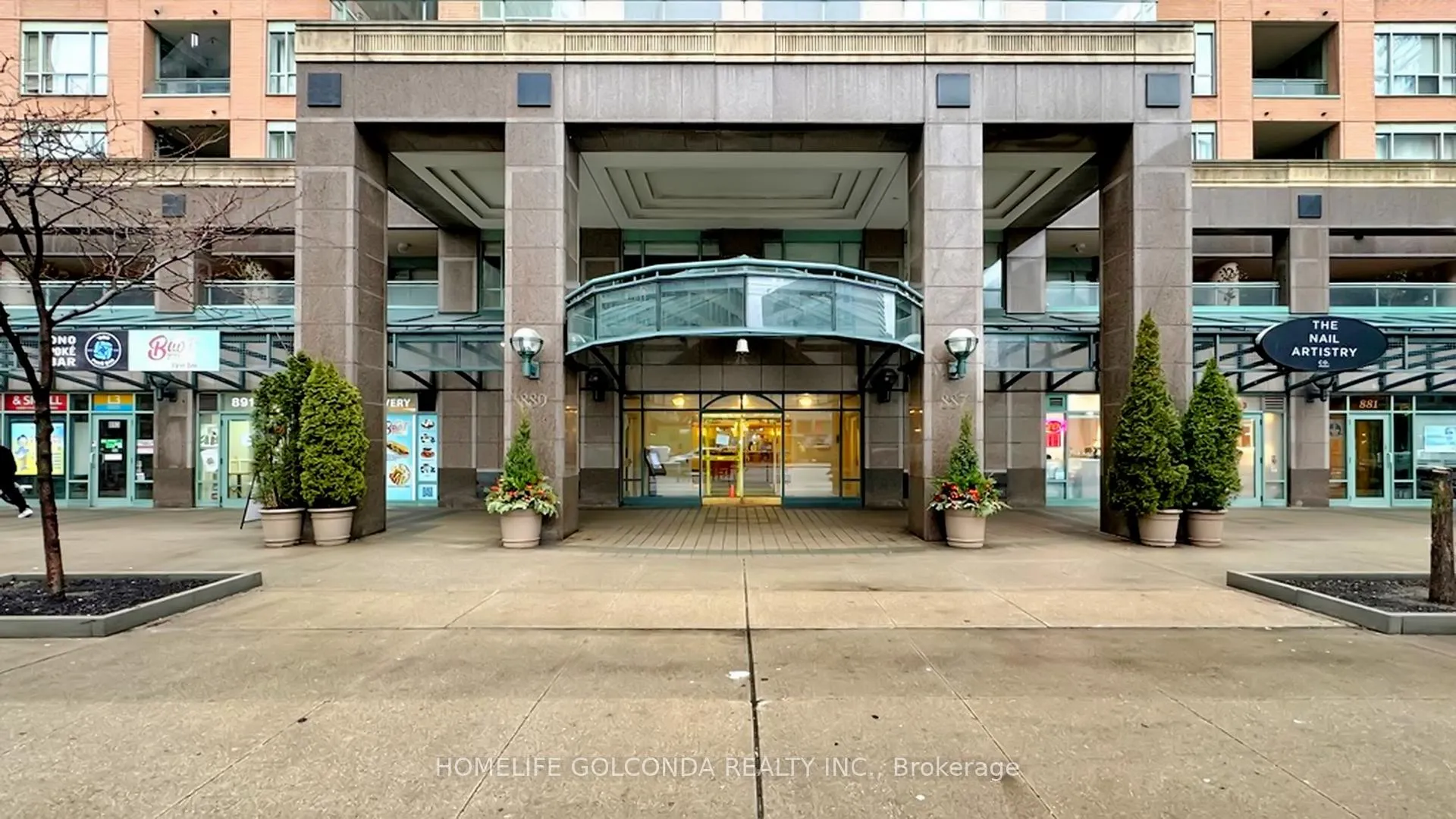 Front of Unit 305, 889 Bay Street