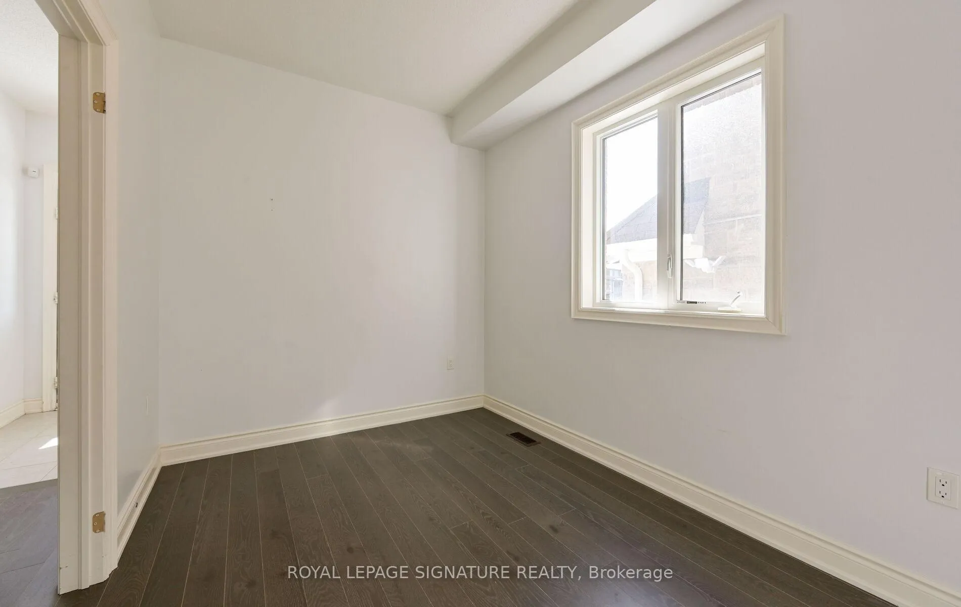Photo 7 of 343 Humphrey Street, Hamilton, Waterdown — HOMEH
