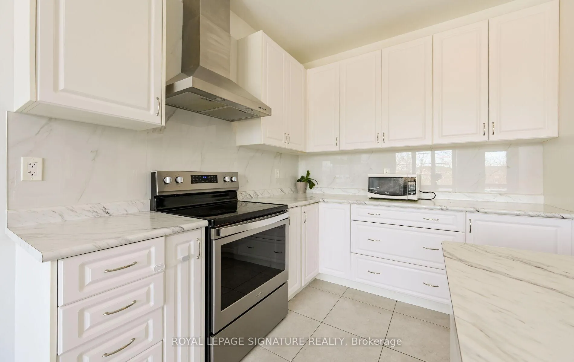 Photo 19 of 343 Humphrey Street, Hamilton, Waterdown — HOMEH