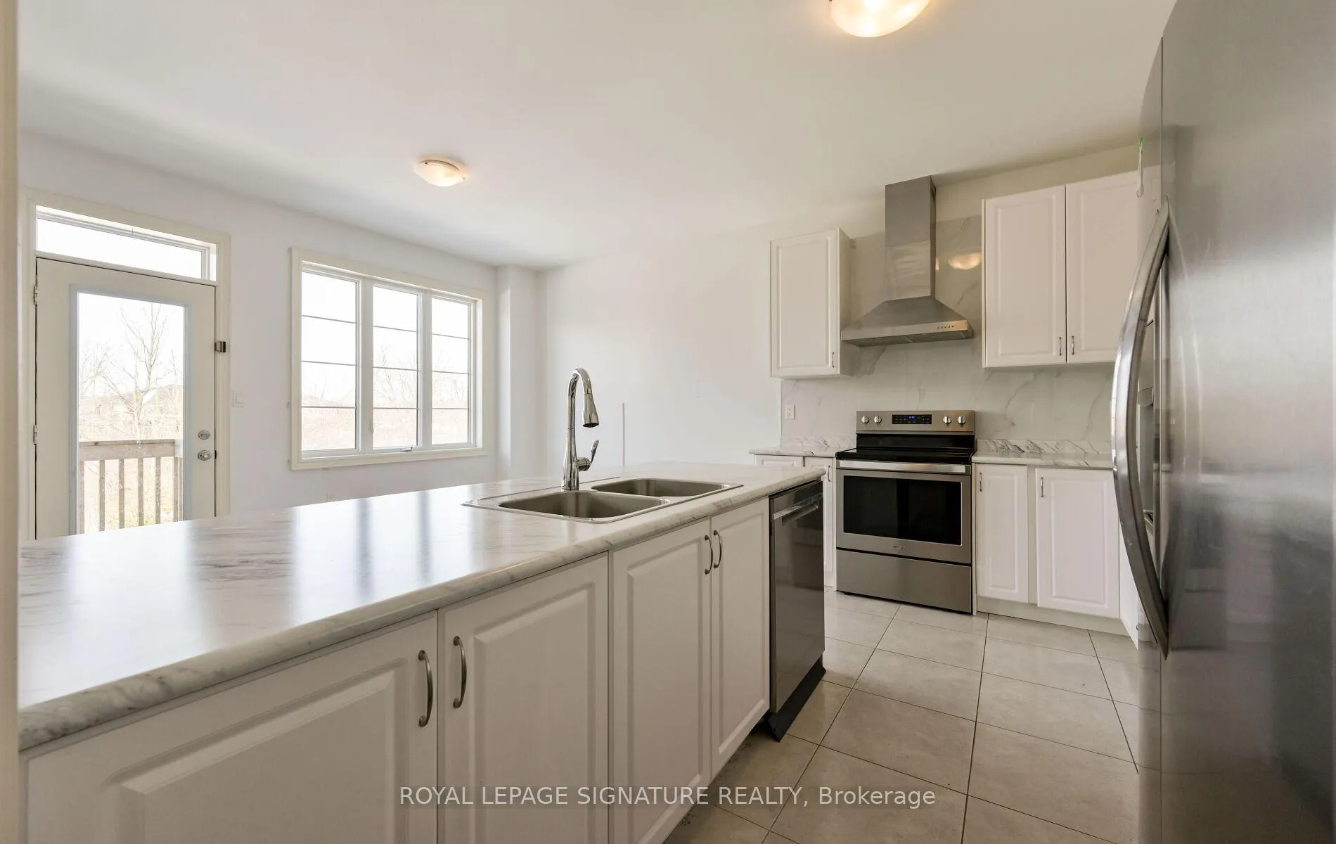 Photo 20 of 343 Humphrey Street, Hamilton, Waterdown — HOMEH