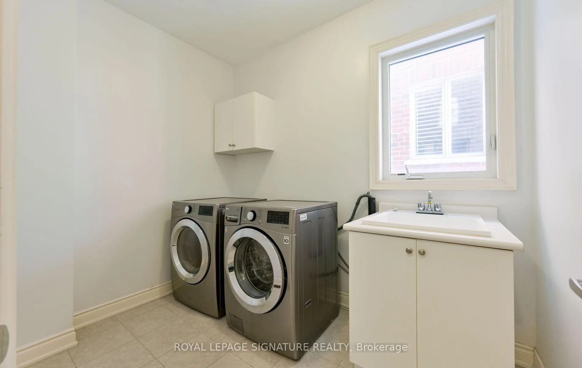 Photo 21 of 343 Humphrey Street, Hamilton, Waterdown — HOMEH