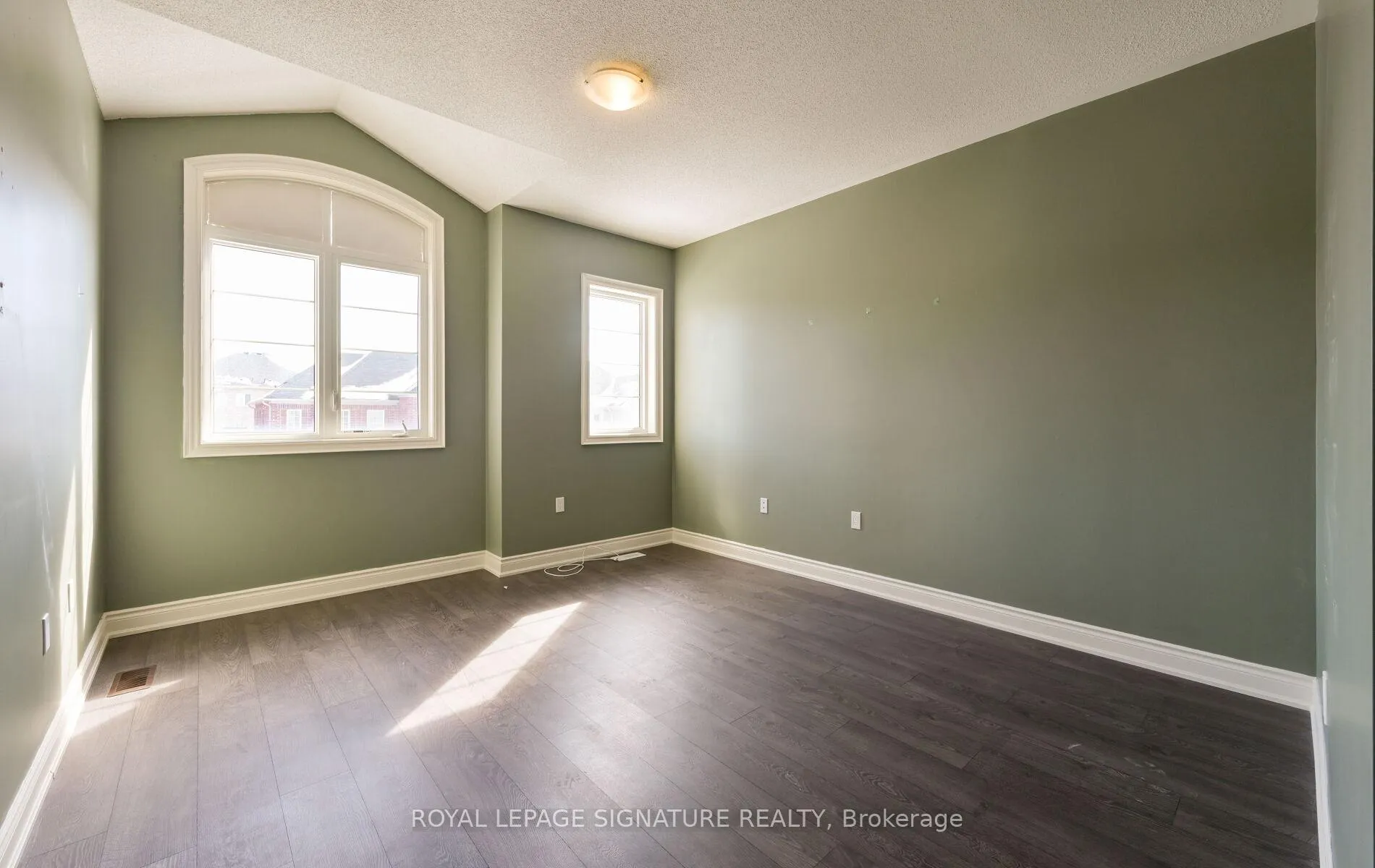 Photo 39 of 343 Humphrey Street, Hamilton, Waterdown — HOMEH