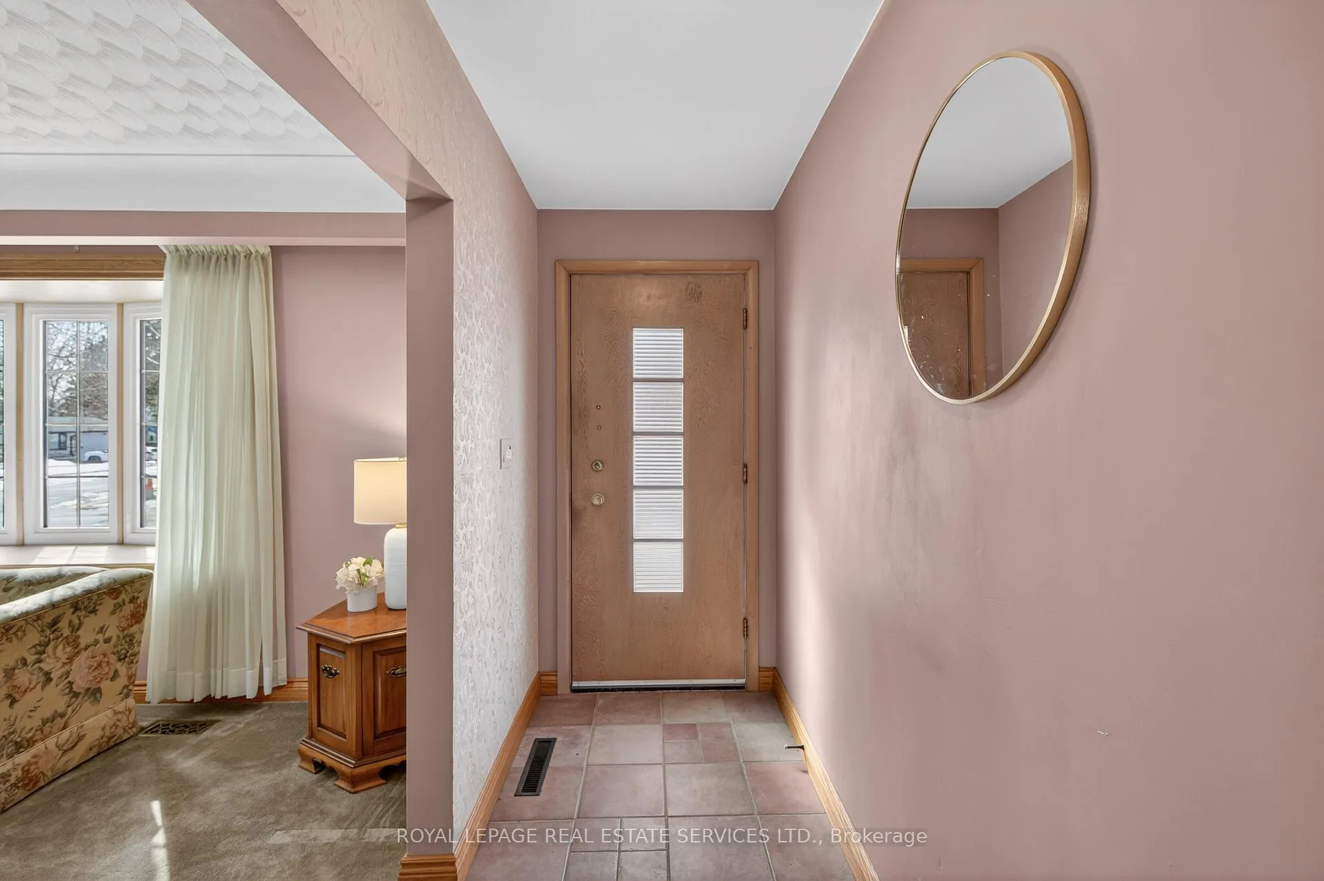 Photo 7 of 327 Strathcona Drive, Burlington, Shoreacres — HOMEH