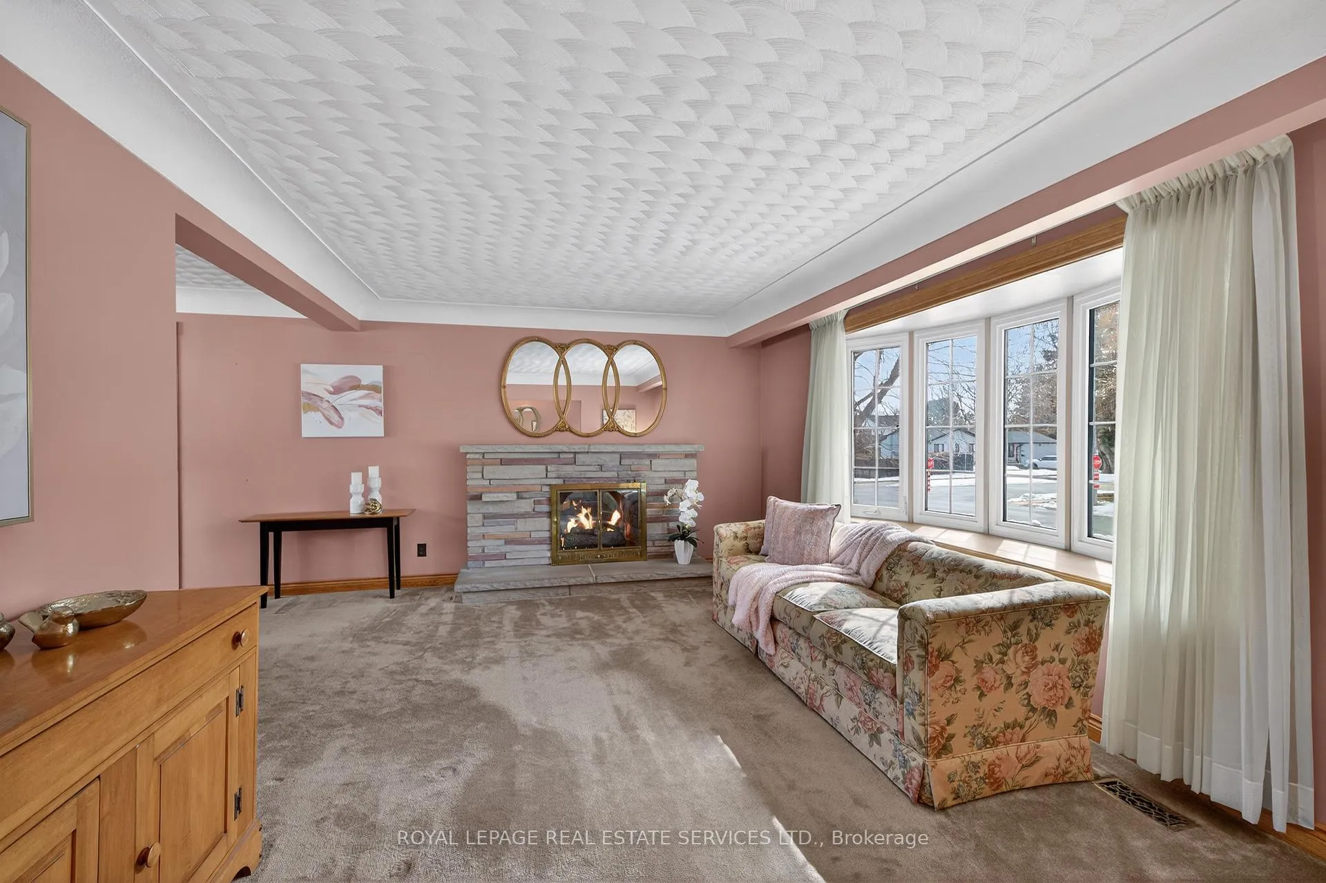 Photo 9 of 327 Strathcona Drive, Burlington, Shoreacres — HOMEH