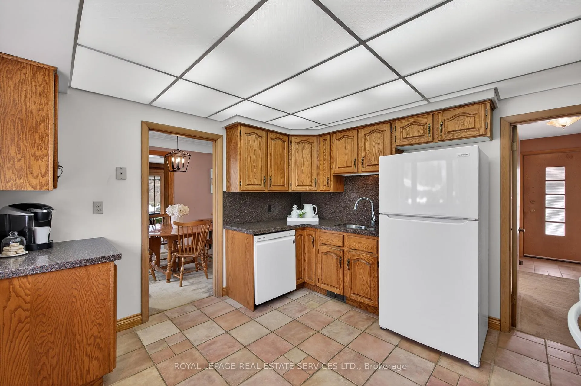 Photo 18 of 327 Strathcona Drive, Burlington, Shoreacres — HOMEH