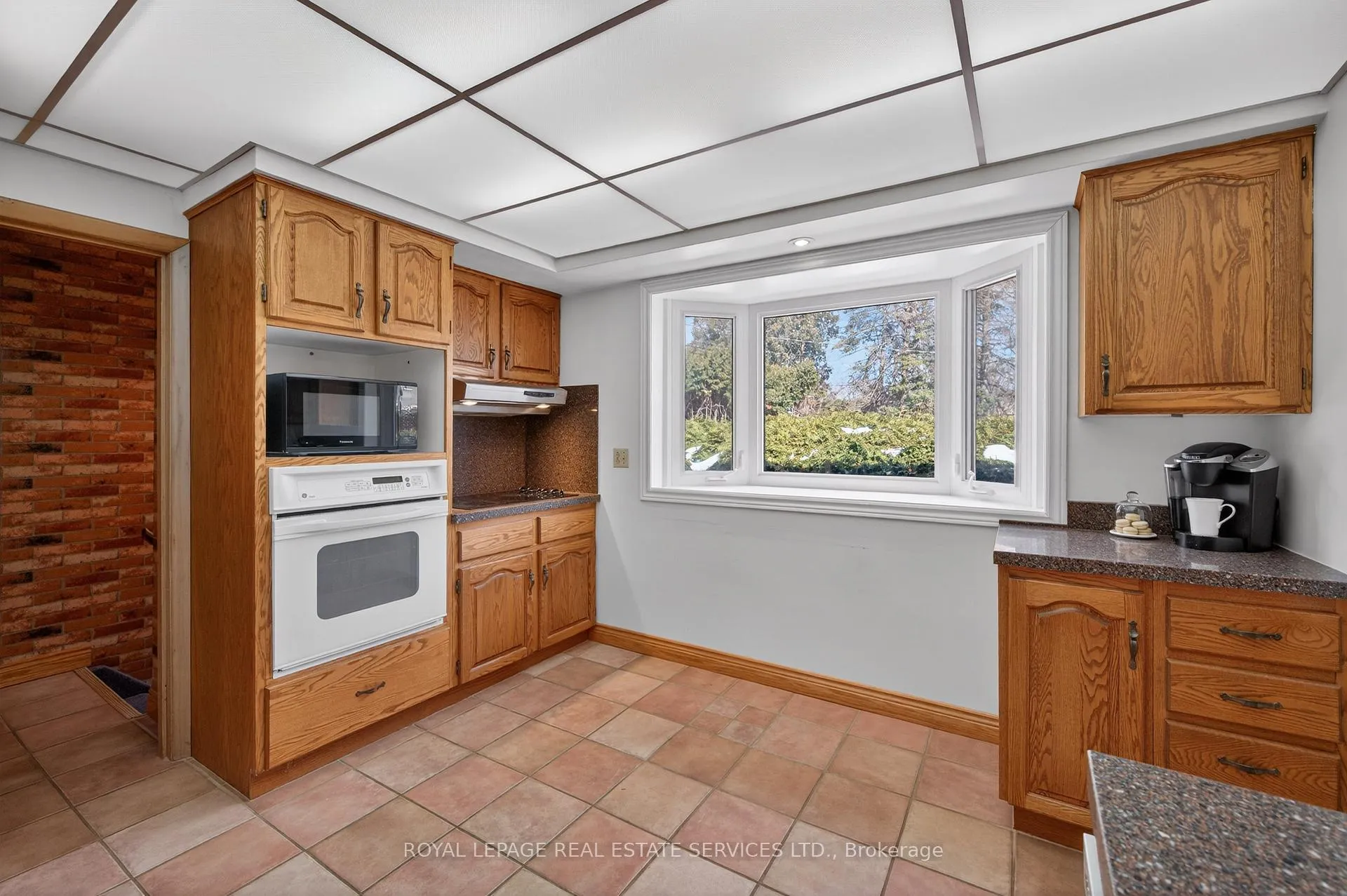 Photo 19 of 327 Strathcona Drive, Burlington, Shoreacres — HOMEH