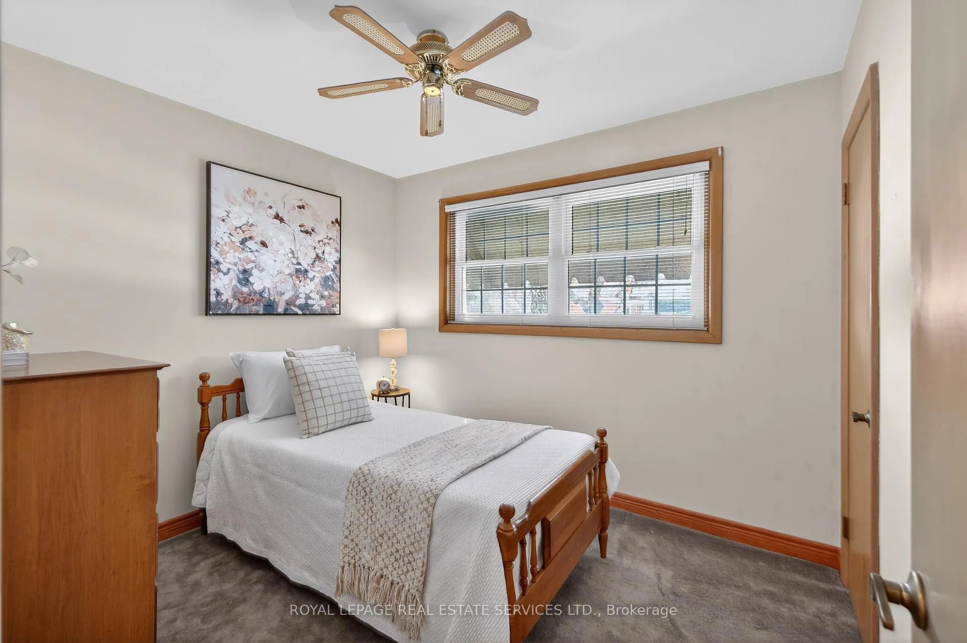 Photo 33 of 327 Strathcona Drive, Burlington, Shoreacres — HOMEH