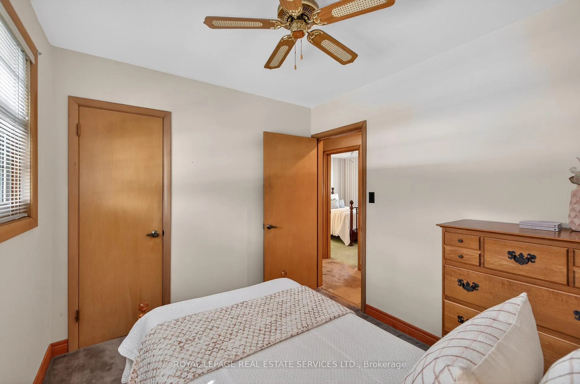 Photo 34 of 327 Strathcona Drive, Burlington, Shoreacres — HOMEH