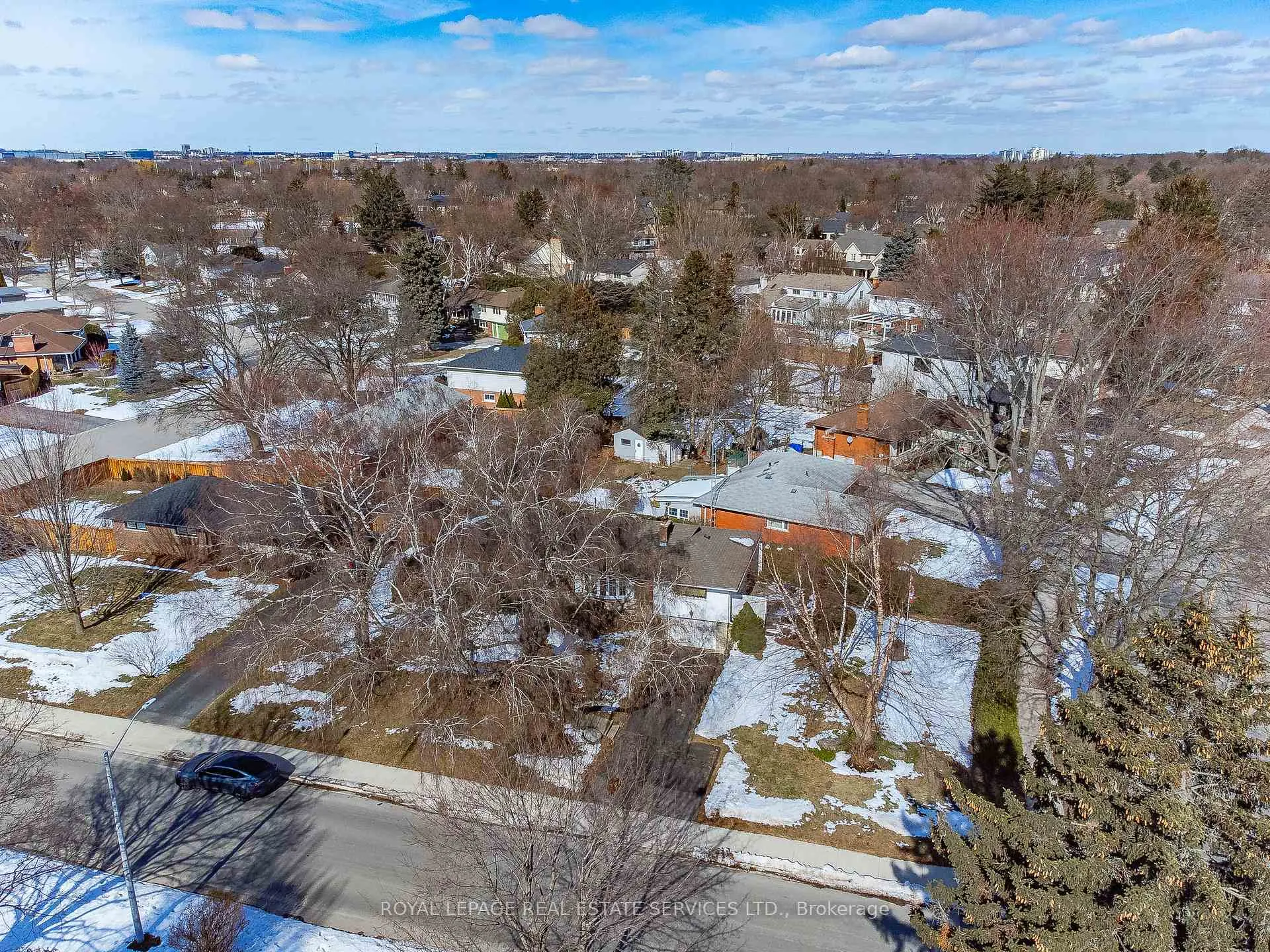 Photo 43 of 327 Strathcona Drive, Burlington, Shoreacres — HOMEH
