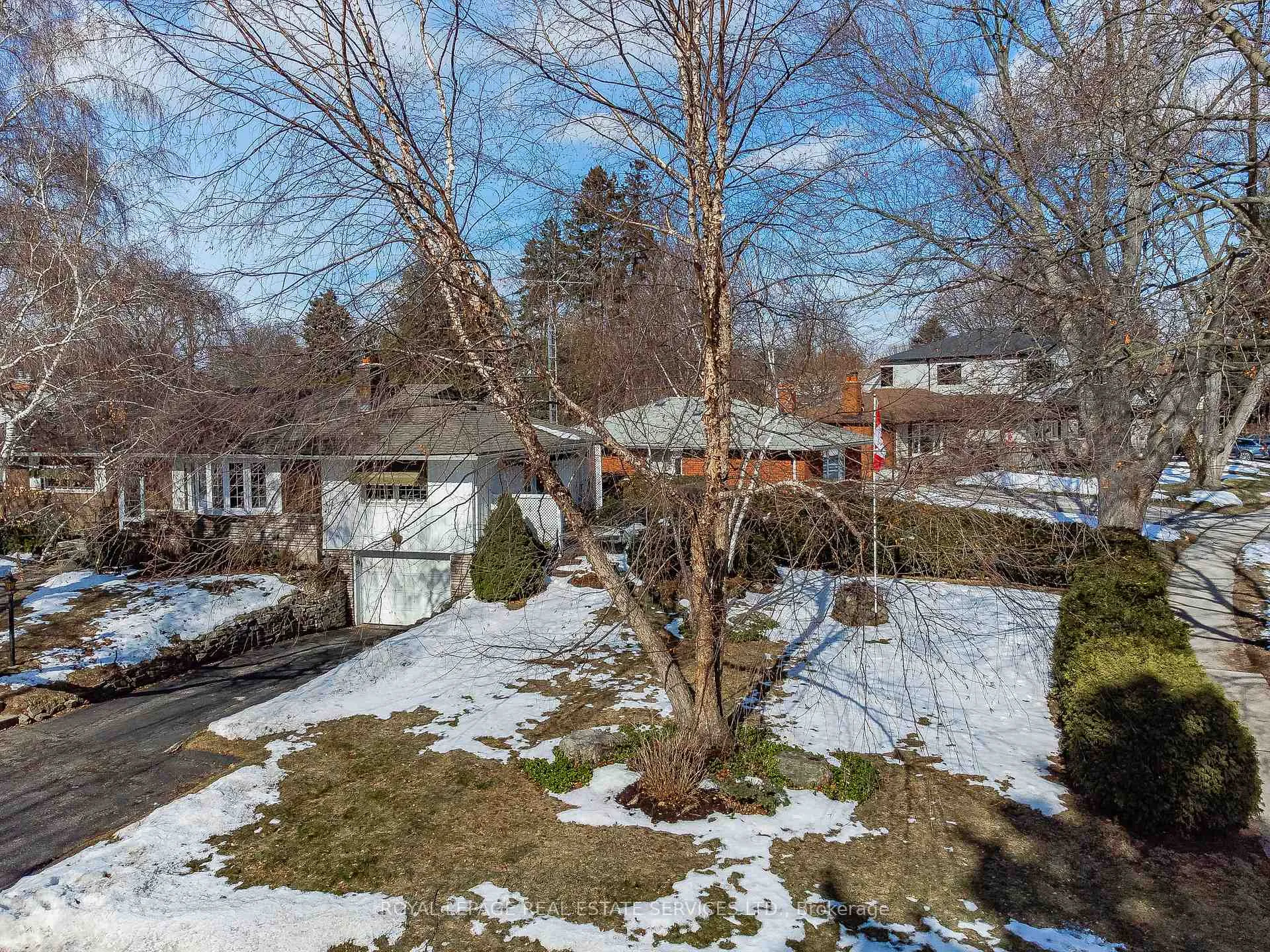 Photo 45 of 327 Strathcona Drive, Burlington, Shoreacres — HOMEH