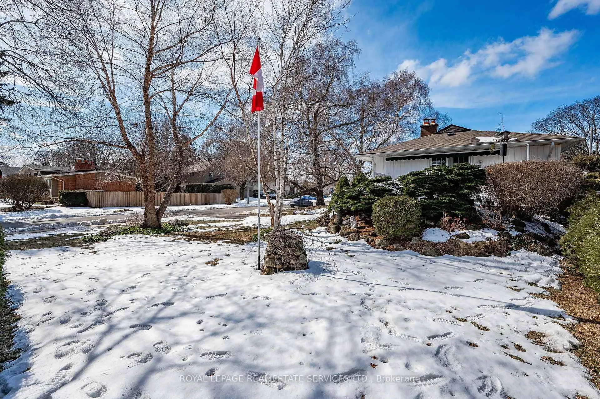 Photo 48 of 327 Strathcona Drive, Burlington, Shoreacres — HOMEH
