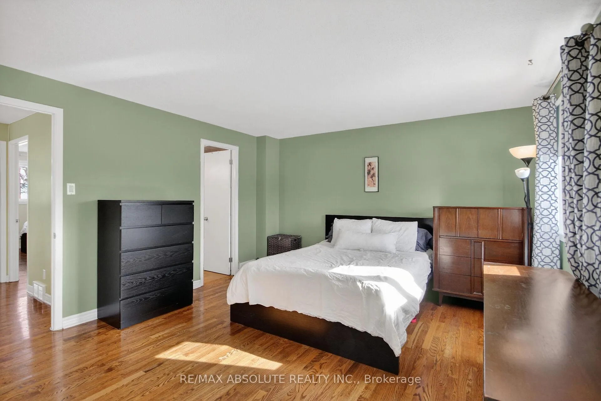 Photo 25 of 24 Whelan Drive, Ottawa, Barrhaven - Pheasant Run — HOMEH